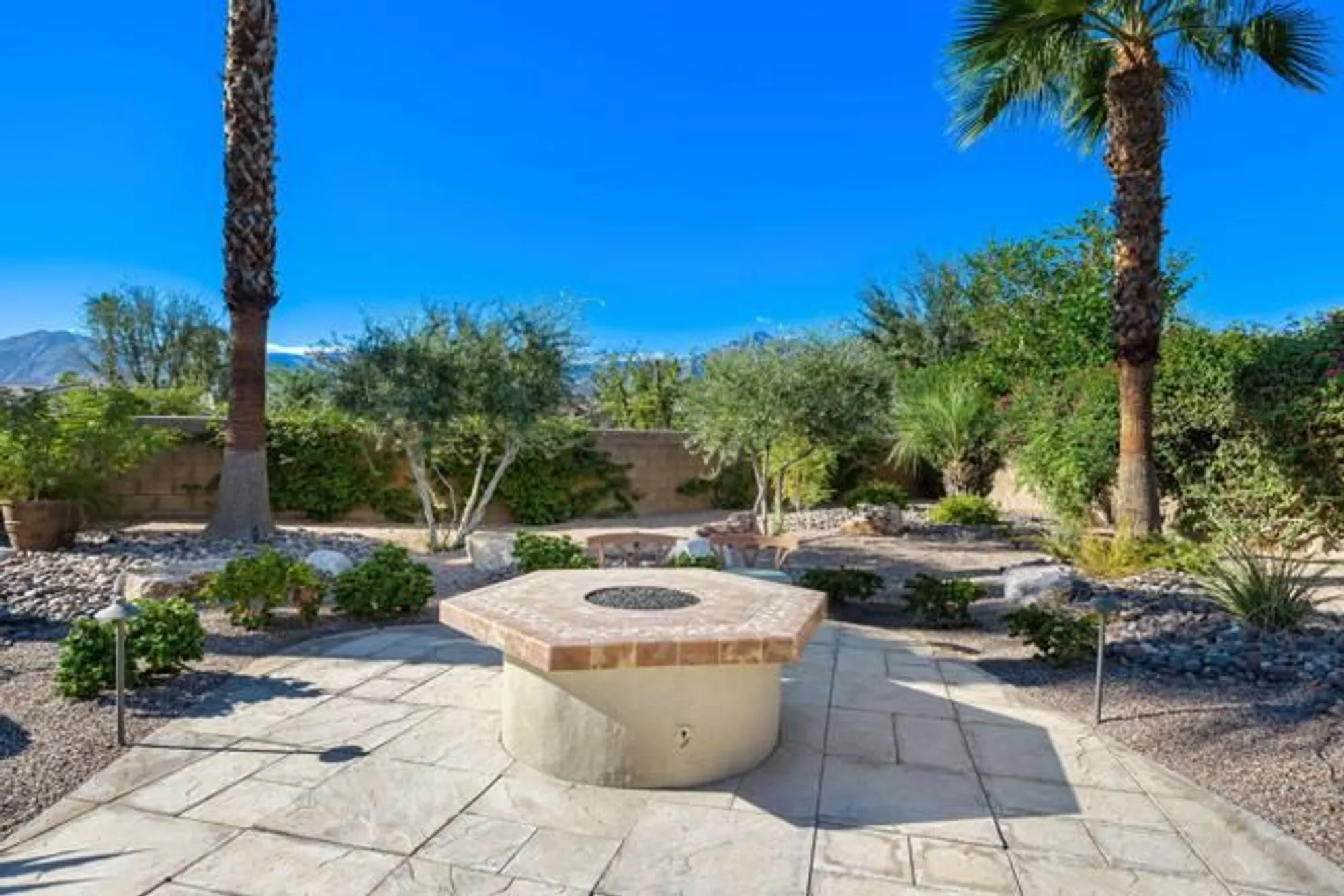 Property Slideshow image 4 of 48 | 81943 prism dr, La Quinta, CA, 92253
