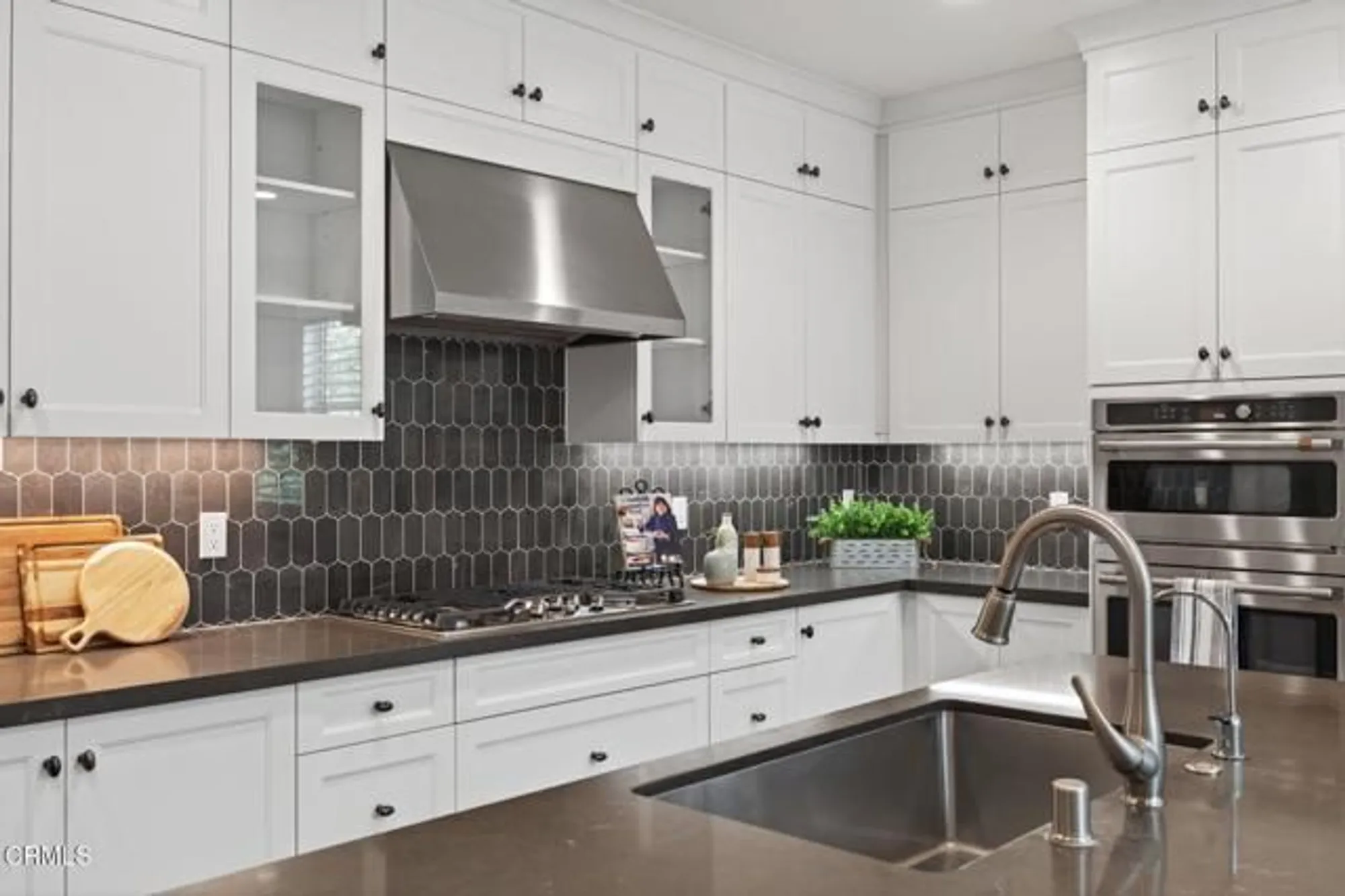 Property Slideshow image 16 of 78 | 2420 quartsite dr, Camarillo, CA, 93012