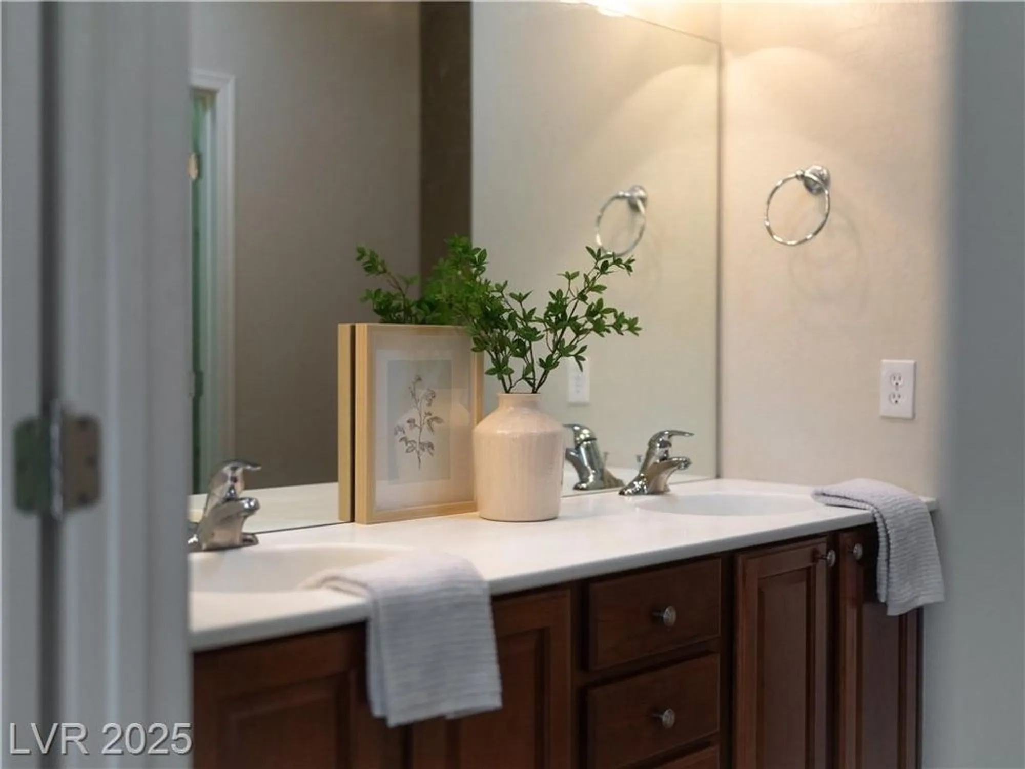 Property Slideshow image 19 of 41 | 2525 great auk ave, North Las Vegas, NV, 89084