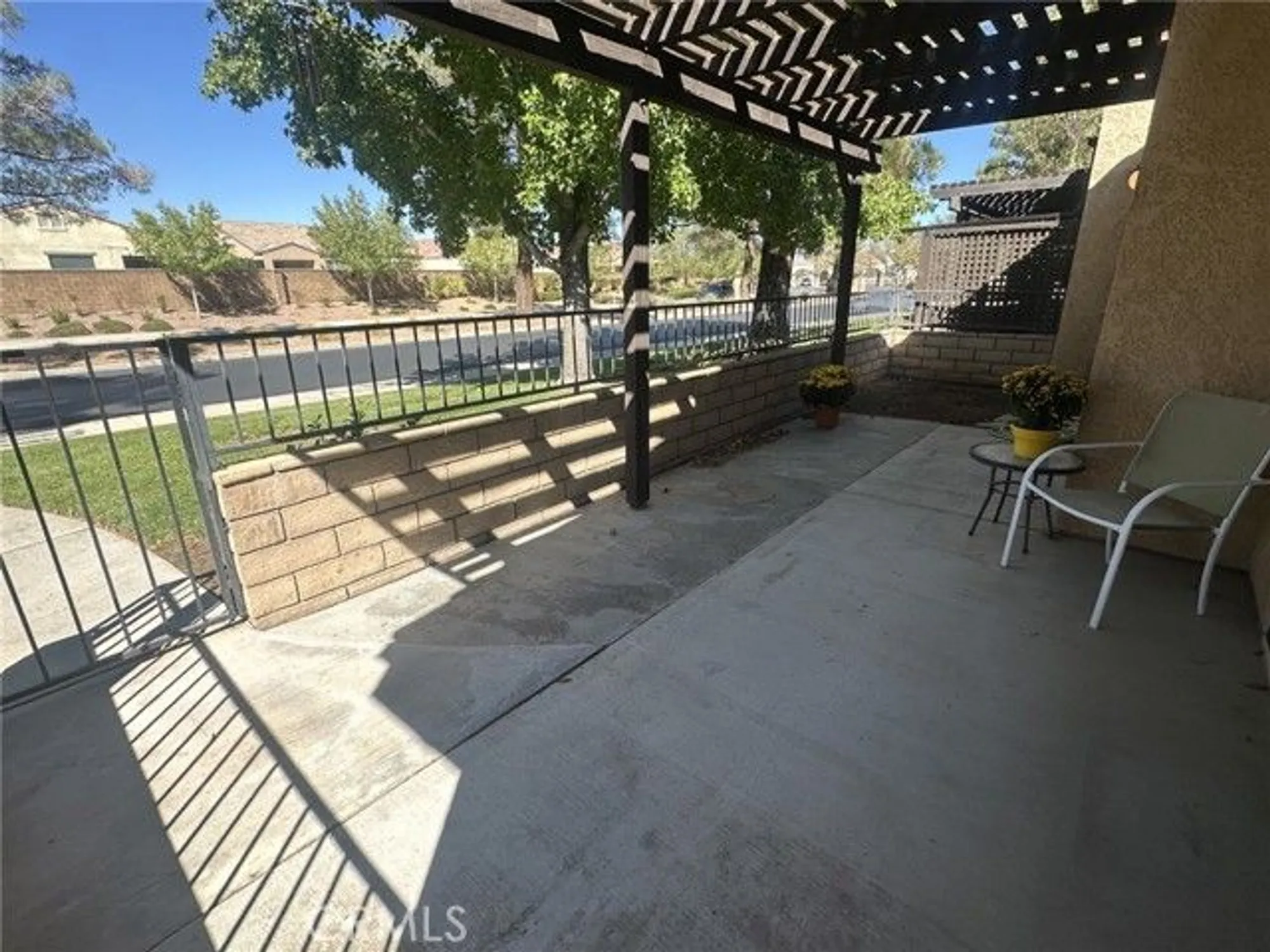Property Slideshow image 4 of 26 | 11718 oak st, Apple Valley, CA, 92308