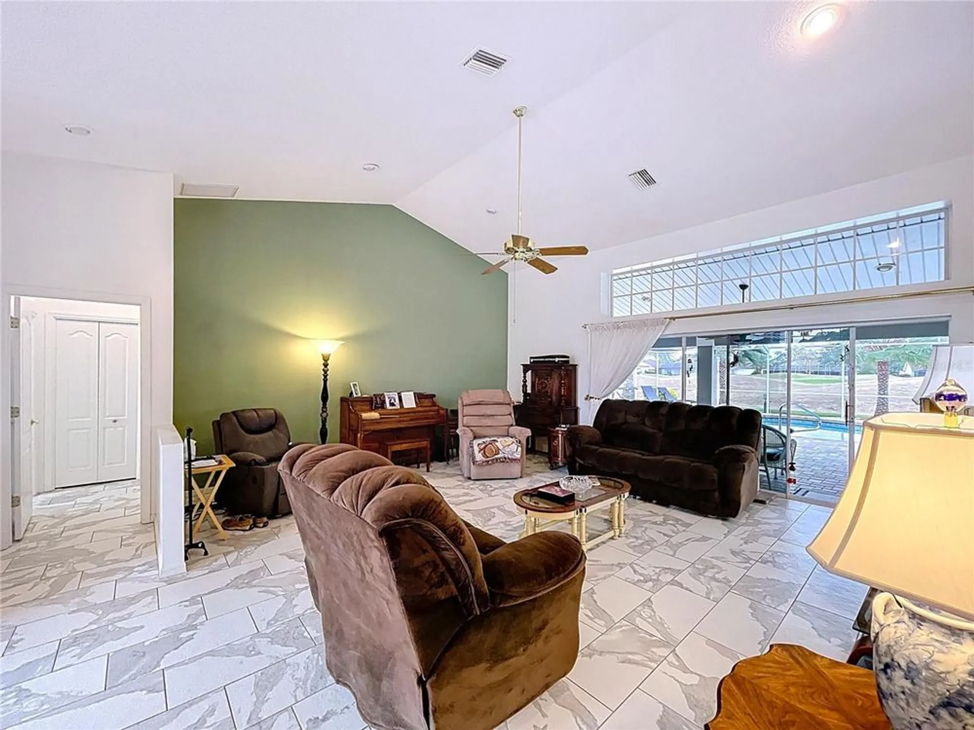 Property Slideshow image 10 of 48 | 9276 ashley dr, Weeki Wachee, FL, 34613