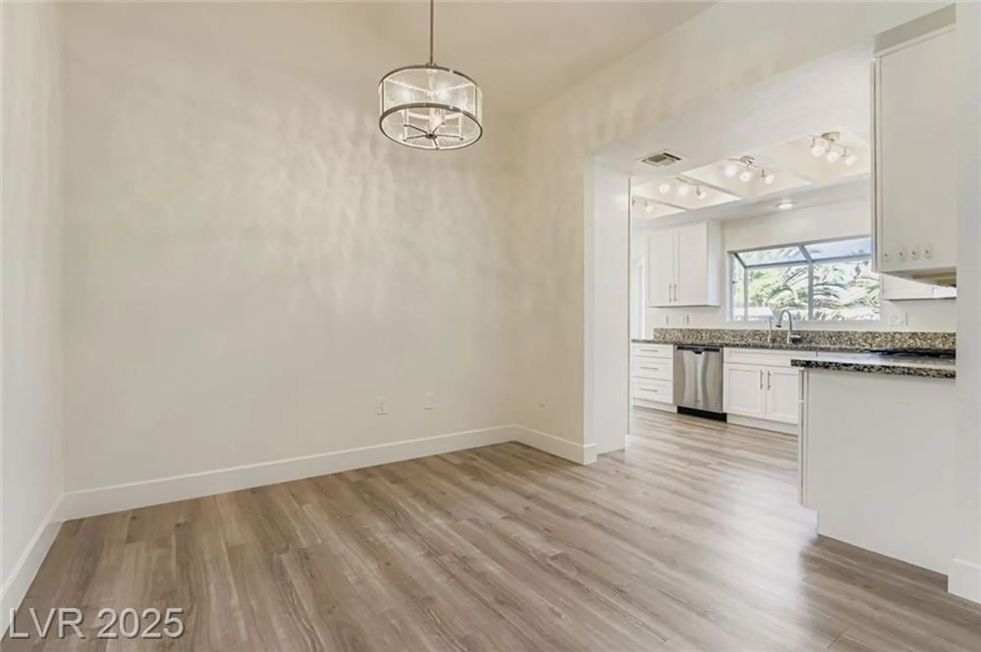 Property Slideshow image 9 of 28 | 9032 marble dr, Las Vegas, NV, 89134