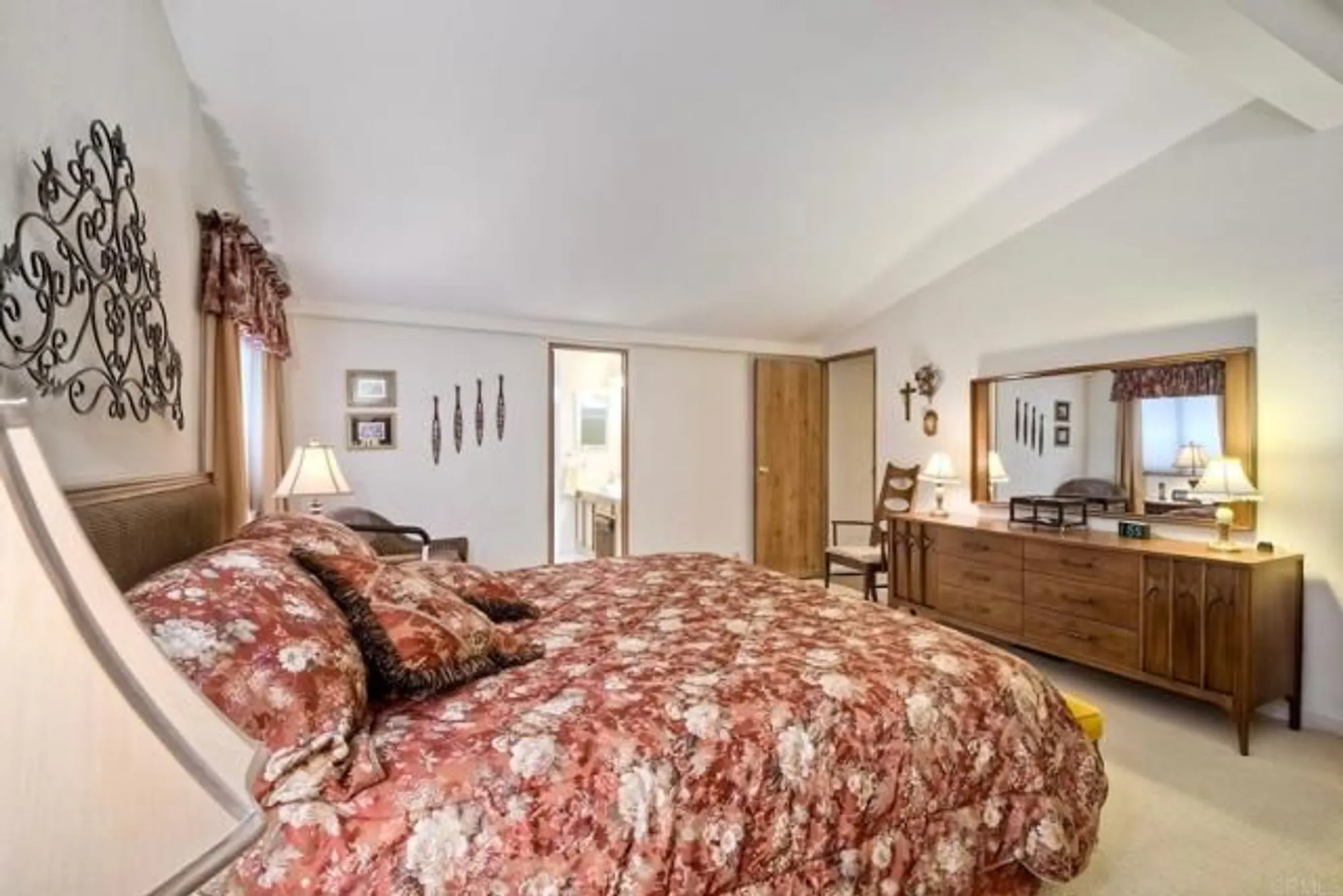 Property Slideshow image 17 of 36 | 1477 salem ct, Oceanside, CA, 92057