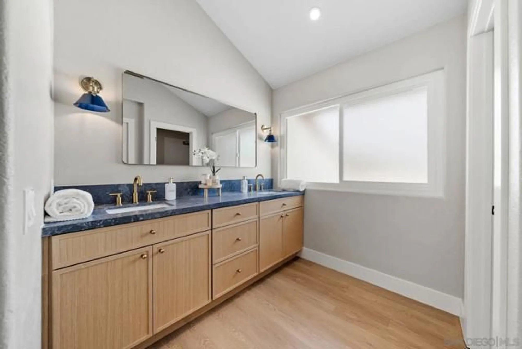 Property Slideshow image 22 of 29 | 4946 kalamis way, Oceanside, CA, 92056