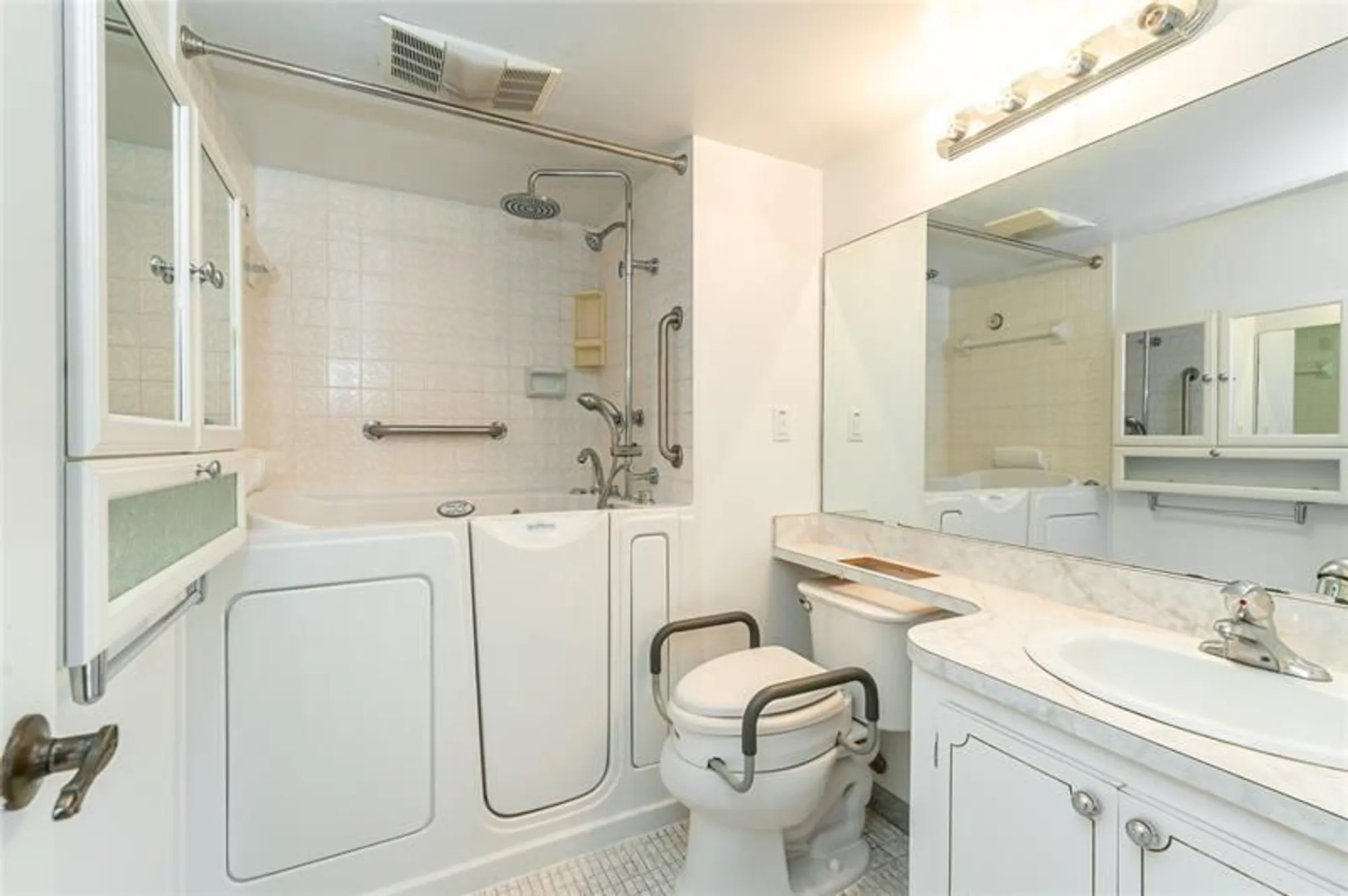 Property Slideshow image 4 of 81 | 8960 s hollybrook blvd 103, Pembroke Pines, FL, 33025