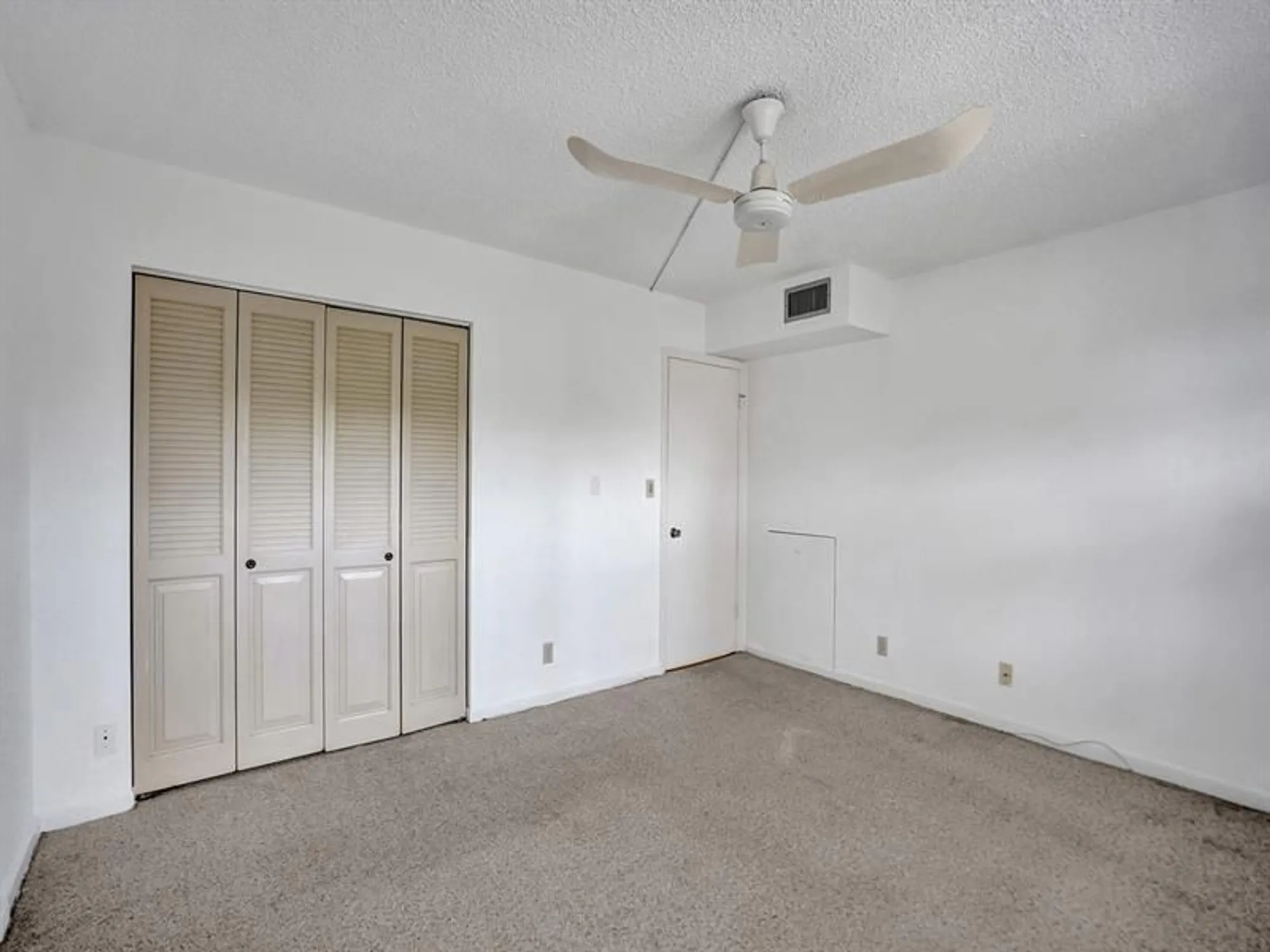 Property Slideshow image 15 of 64 | 3002 portofino isle c3, Coconut Creek, FL, 33066