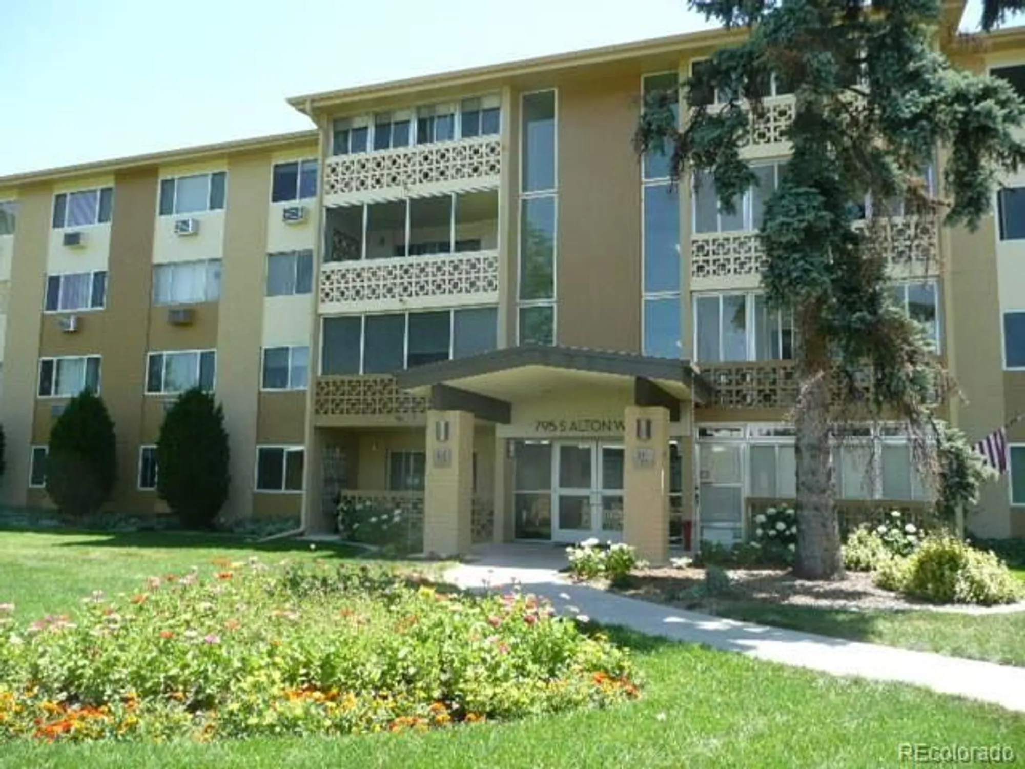 Property Slideshow image 21 of 44 | 795 s alton way unit 5d, Denver, CO, 80247