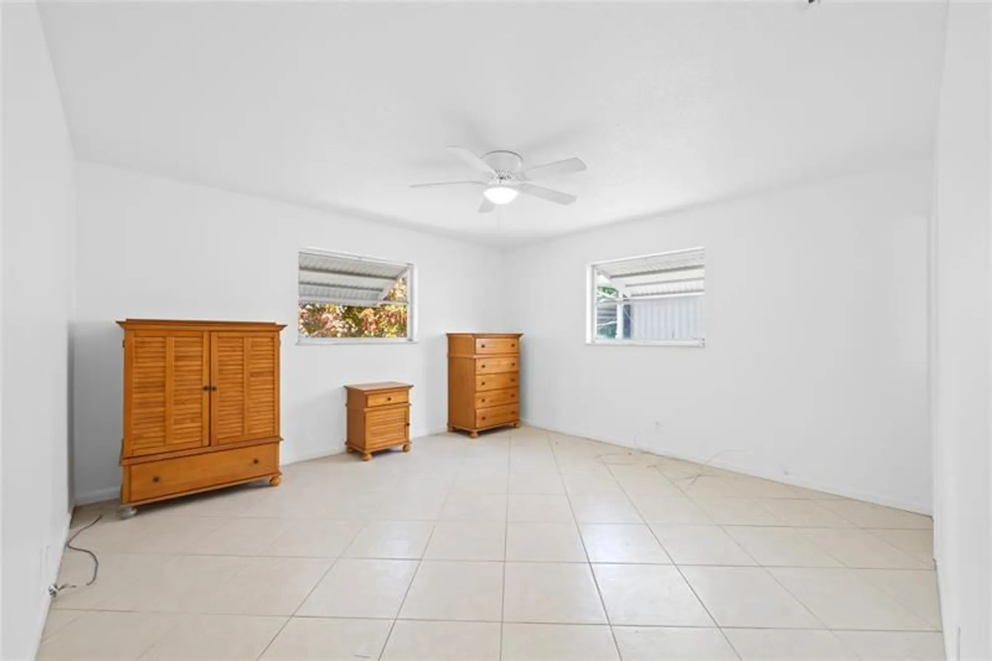 Property Slideshow image 8 of 28 | 7005 nw 11th st, Margate, FL, 33063