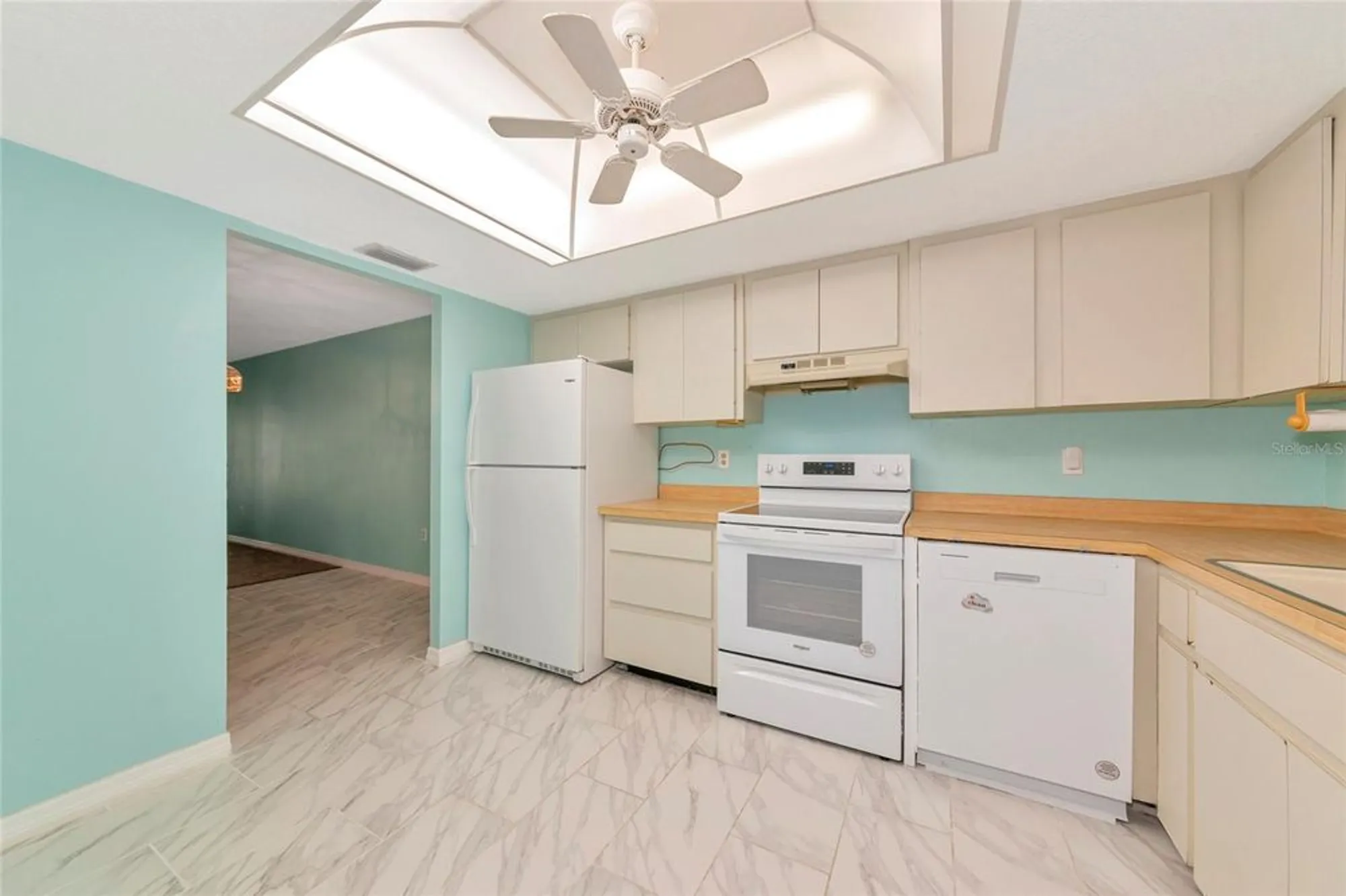 Property Slideshow image 6 of 44 | 3072 lake bayshore dr o- 119, Bradenton, FL, 34205