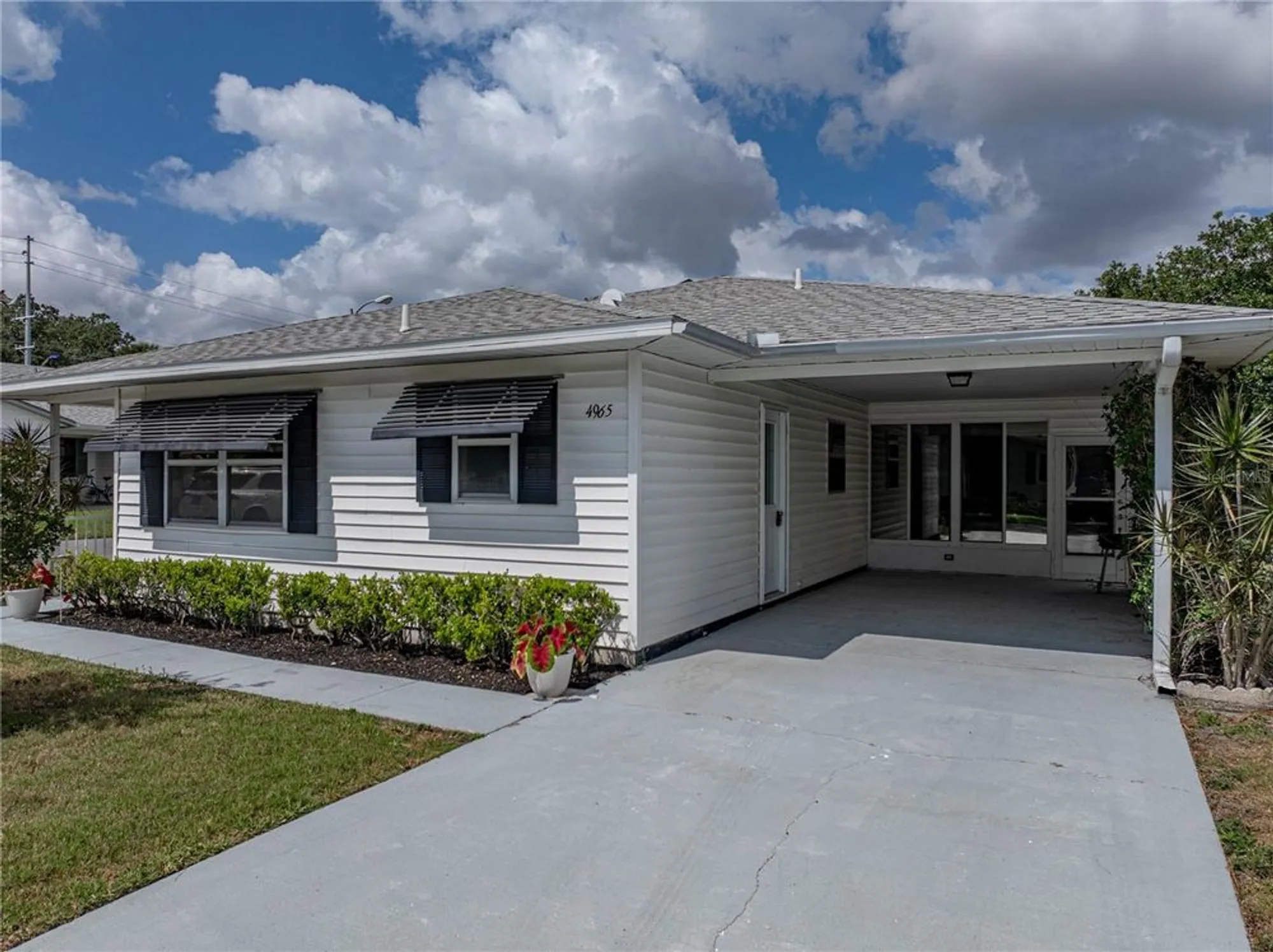 Property Slideshow image 6 of 55 | 4965 goldenview ln, Lakeland, FL, 33811