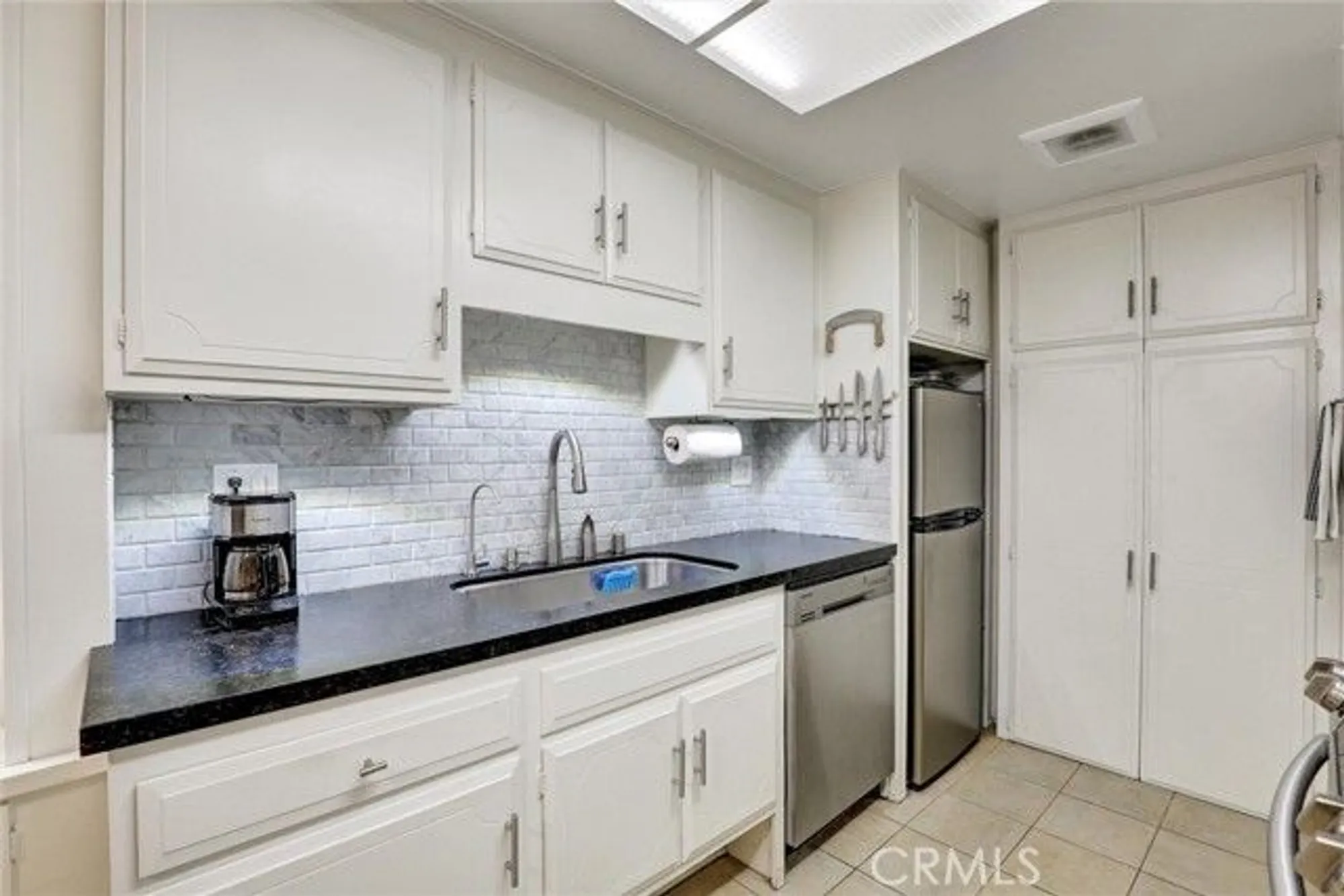 Property Slideshow image 5 of 30 | 2276 via d, Laguna Woods, CA, 92637