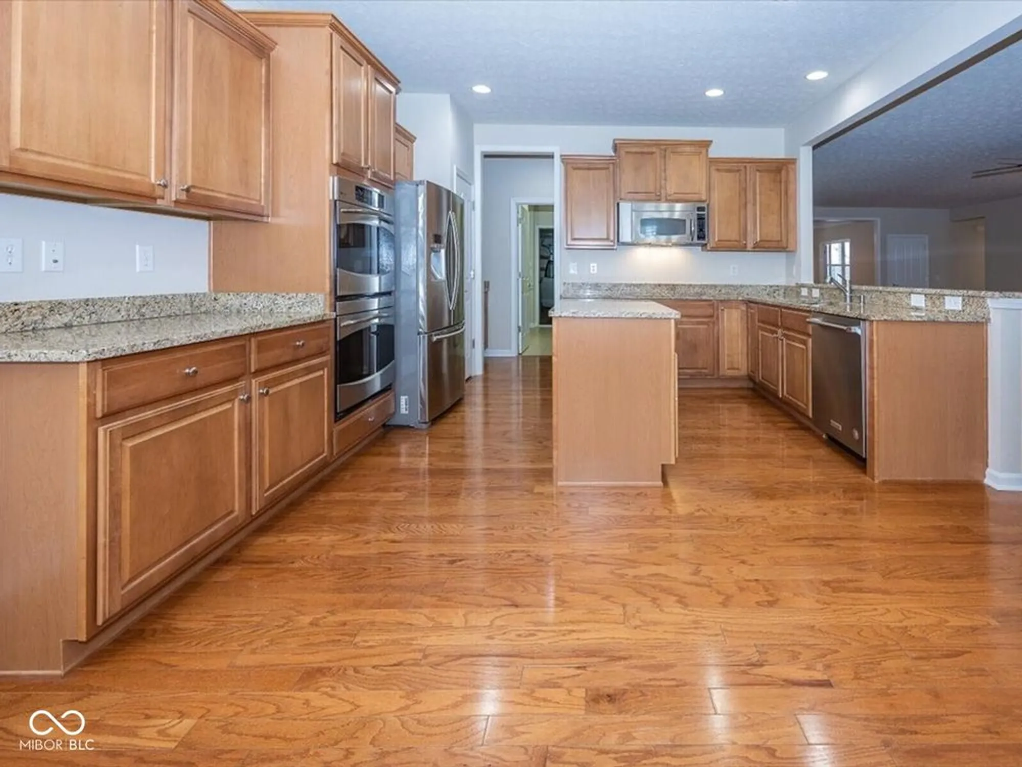 Property Slideshow image 23 of 50 | 16160 brookmere ave, Fishers, IN, 46037