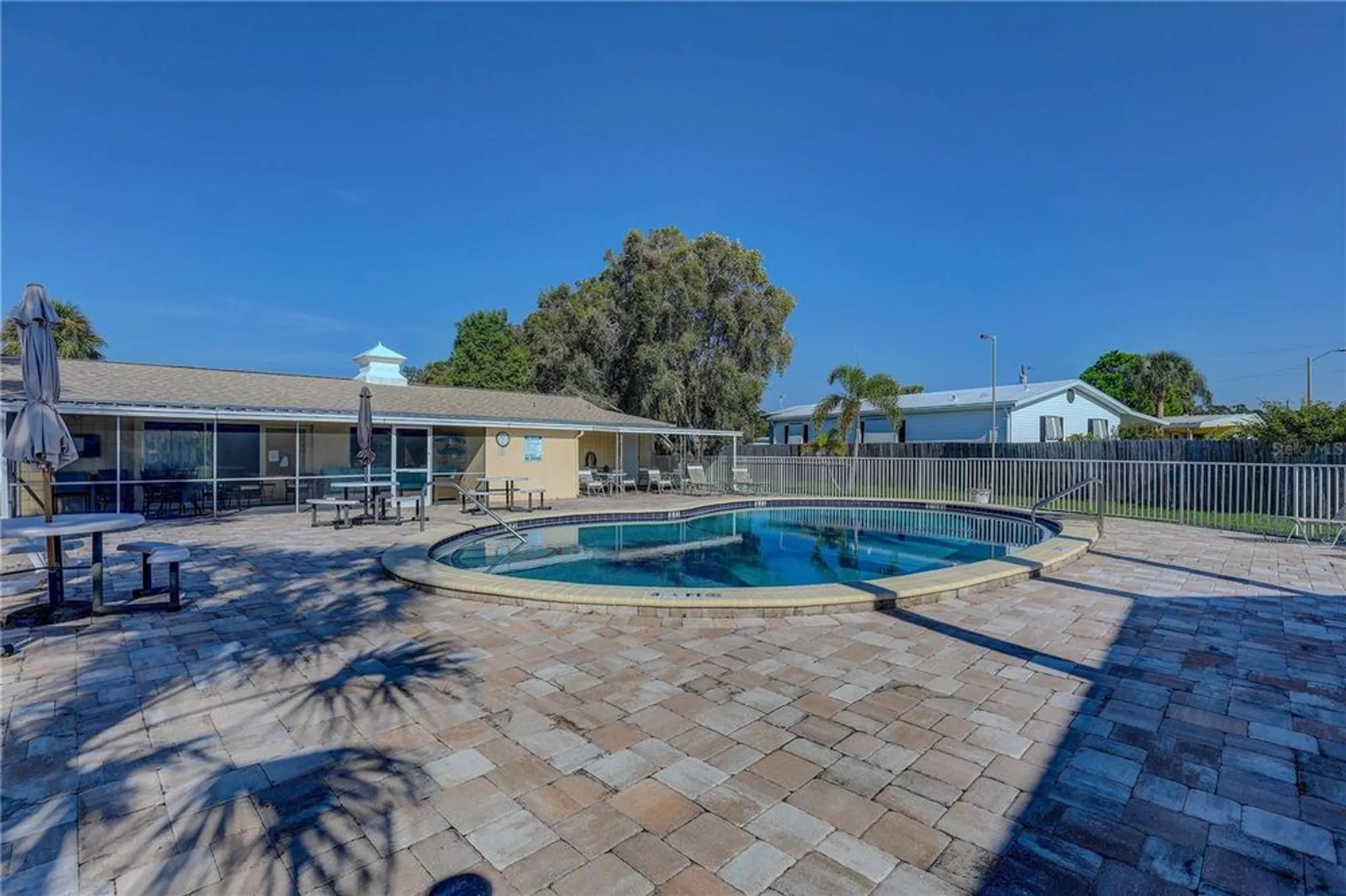 Property Slideshow image 21 of 28 | 864 lake haven rd, Dunedin, FL, 34698