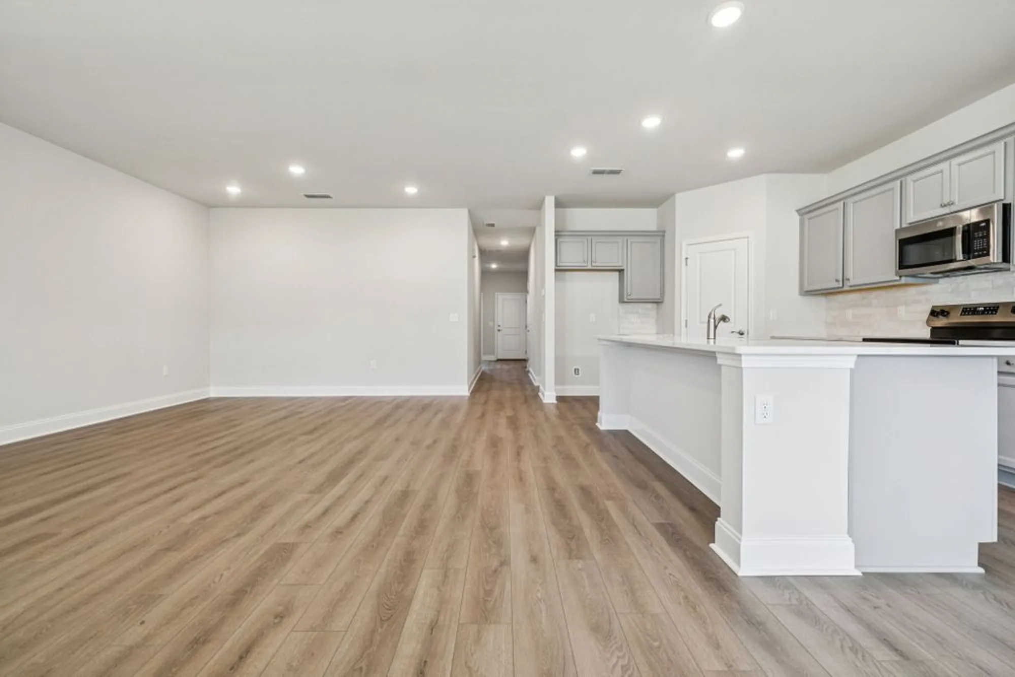 Property Slideshow image 23 of 48 | 312 stonehaus cir, Antioch, TN, 37013