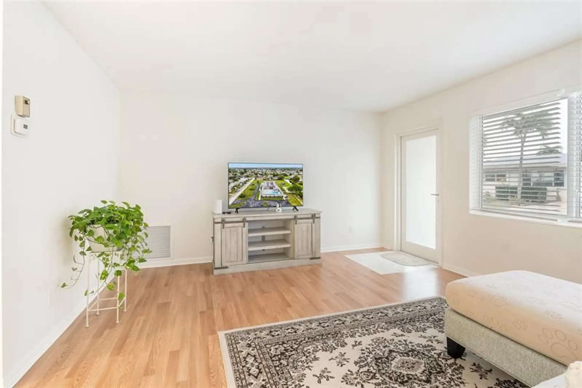 Property Slideshow image 5 of 30 | 985 nw 69th ave, Margate, FL, 33063