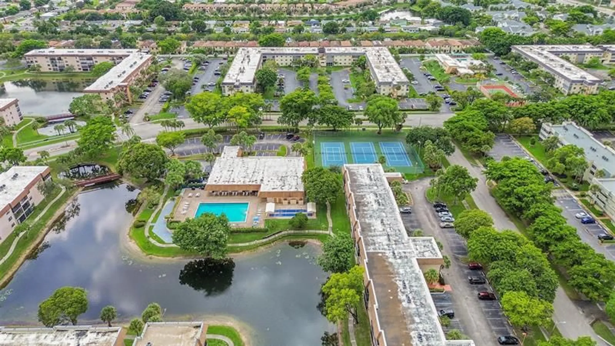 Property Slideshow image 47 of 64 | 4940 e sabal palm blvd apt 202, Tamarac, FL, 33319