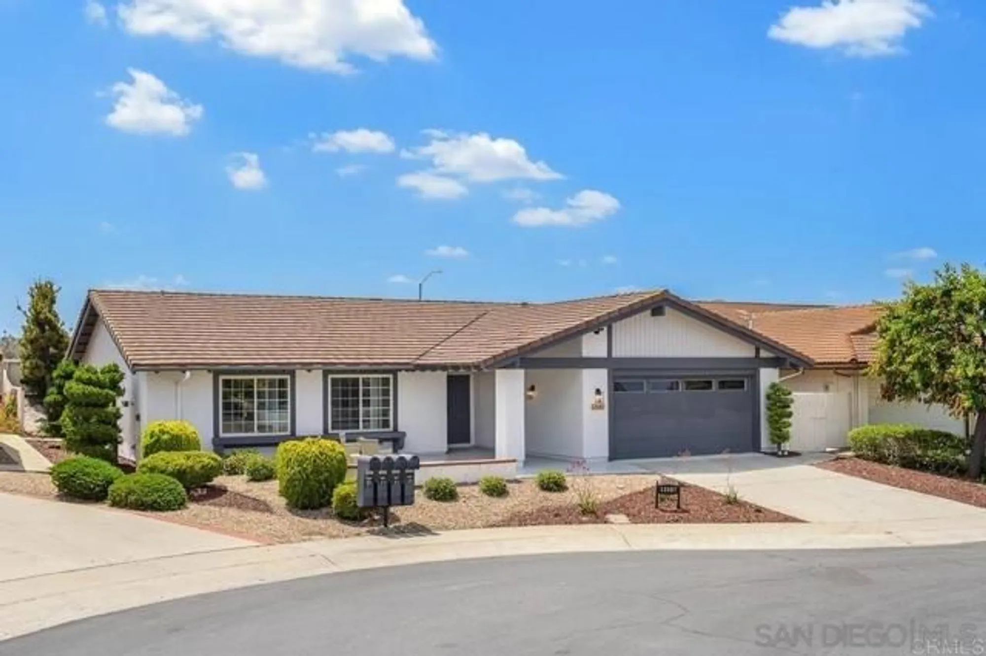 Property Slideshow image 4 of 48 | 12687 senda acantilada, San Diego, CA, 92128