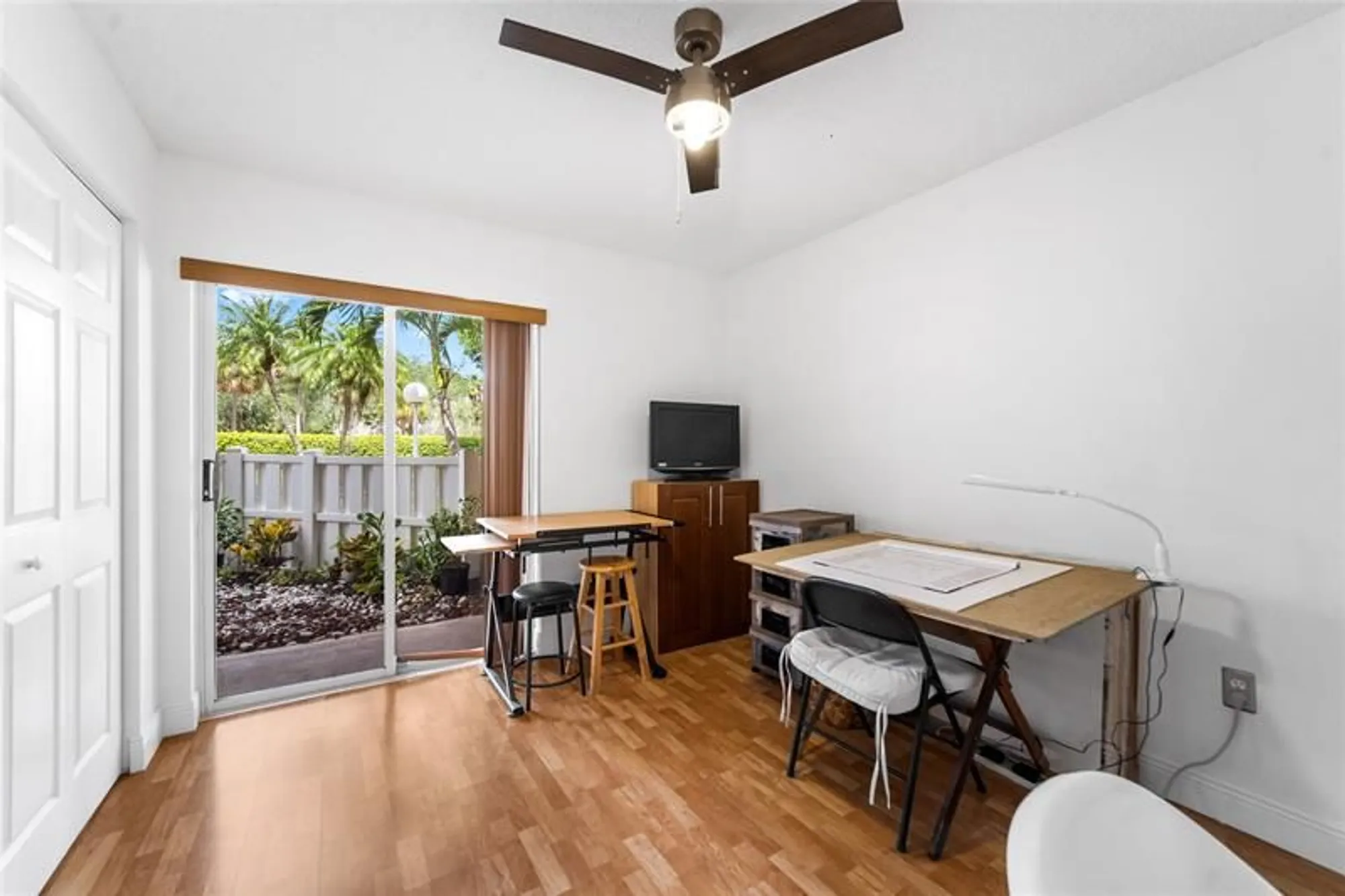 Property Slideshow image 21 of 35 | 7427 n devon dr 108, Tamarac, FL, 33321