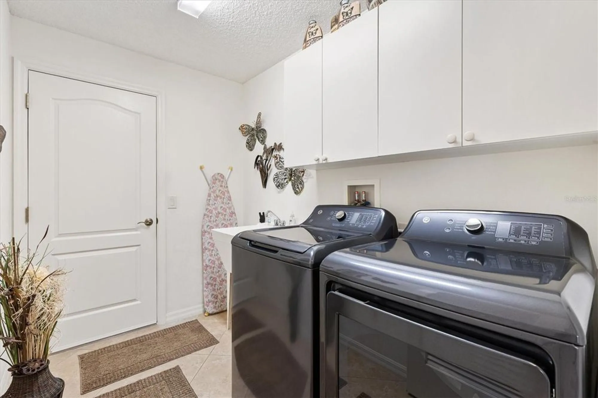 Property Slideshow image 31 of 37 | 552 society hill cir, The Villages, FL, 32162