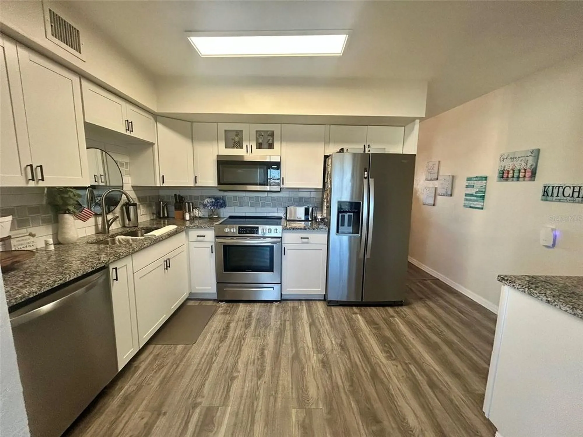 Property Slideshow image 7 of 37 | 2434 australia way 50, Clearwater, FL, 33763