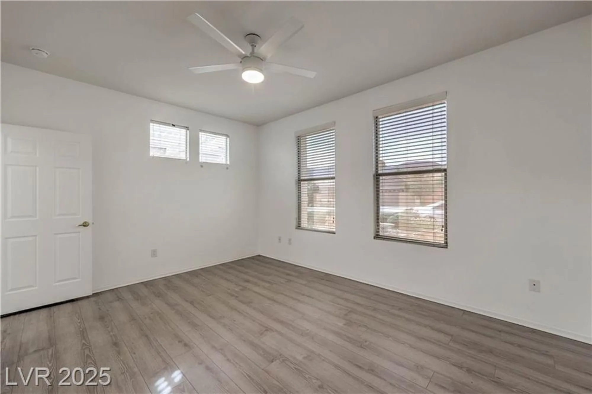 Property Slideshow image 24 of 36 | 562 mountain links dr, Henderson, NV, 89012