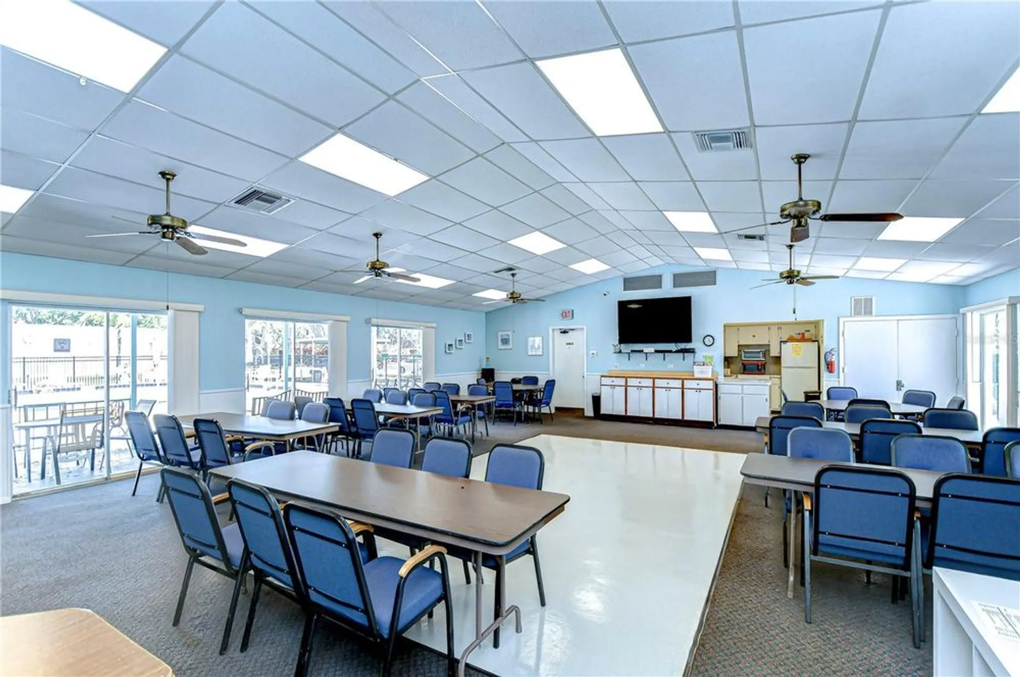 Property Slideshow image 23 of 35 | 13870 oakwood ln # 13870, Seminole, FL, 33776