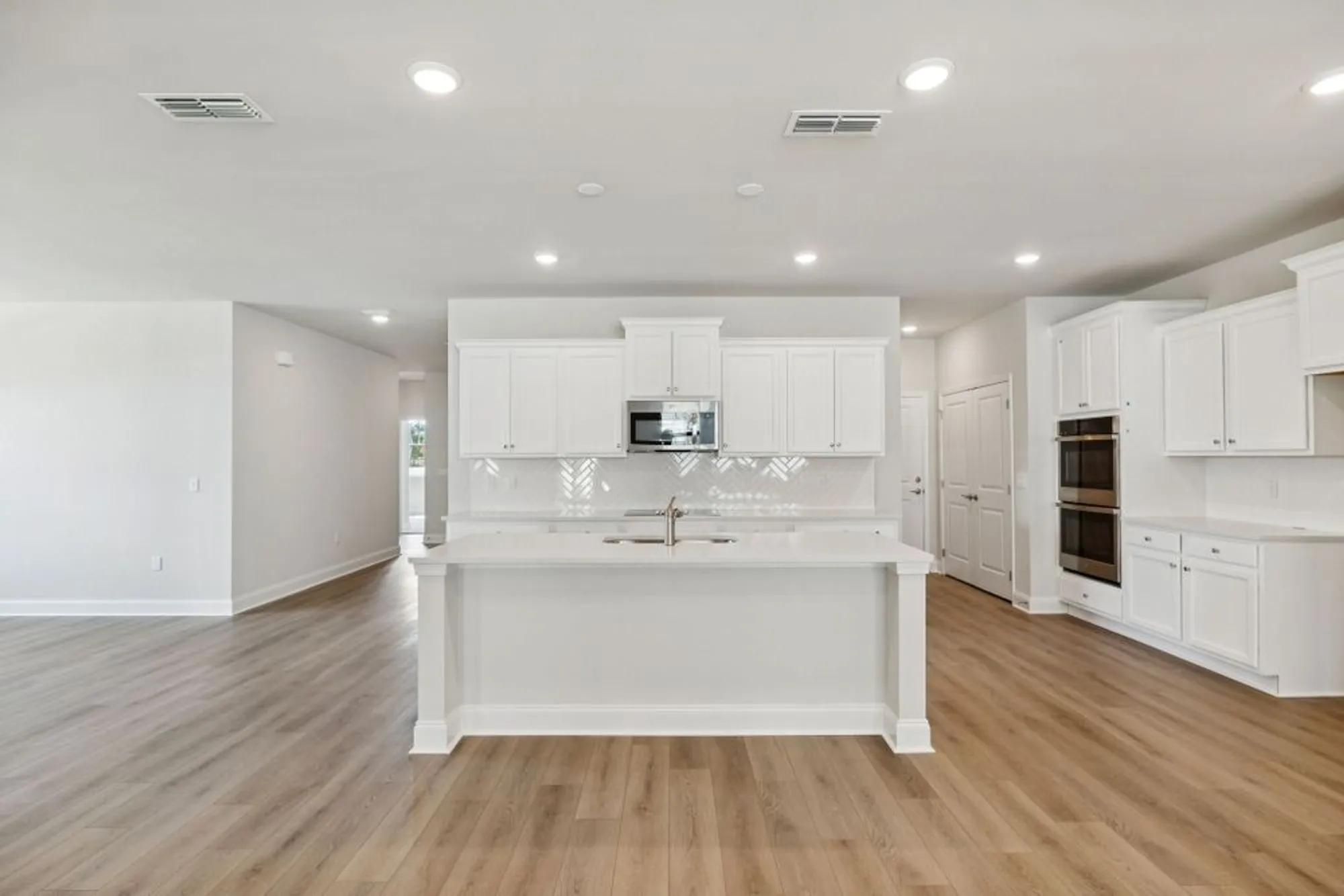 Property Slideshow image 13 of 38 | 344 stonehaus cir, Antioch, TN, 37013