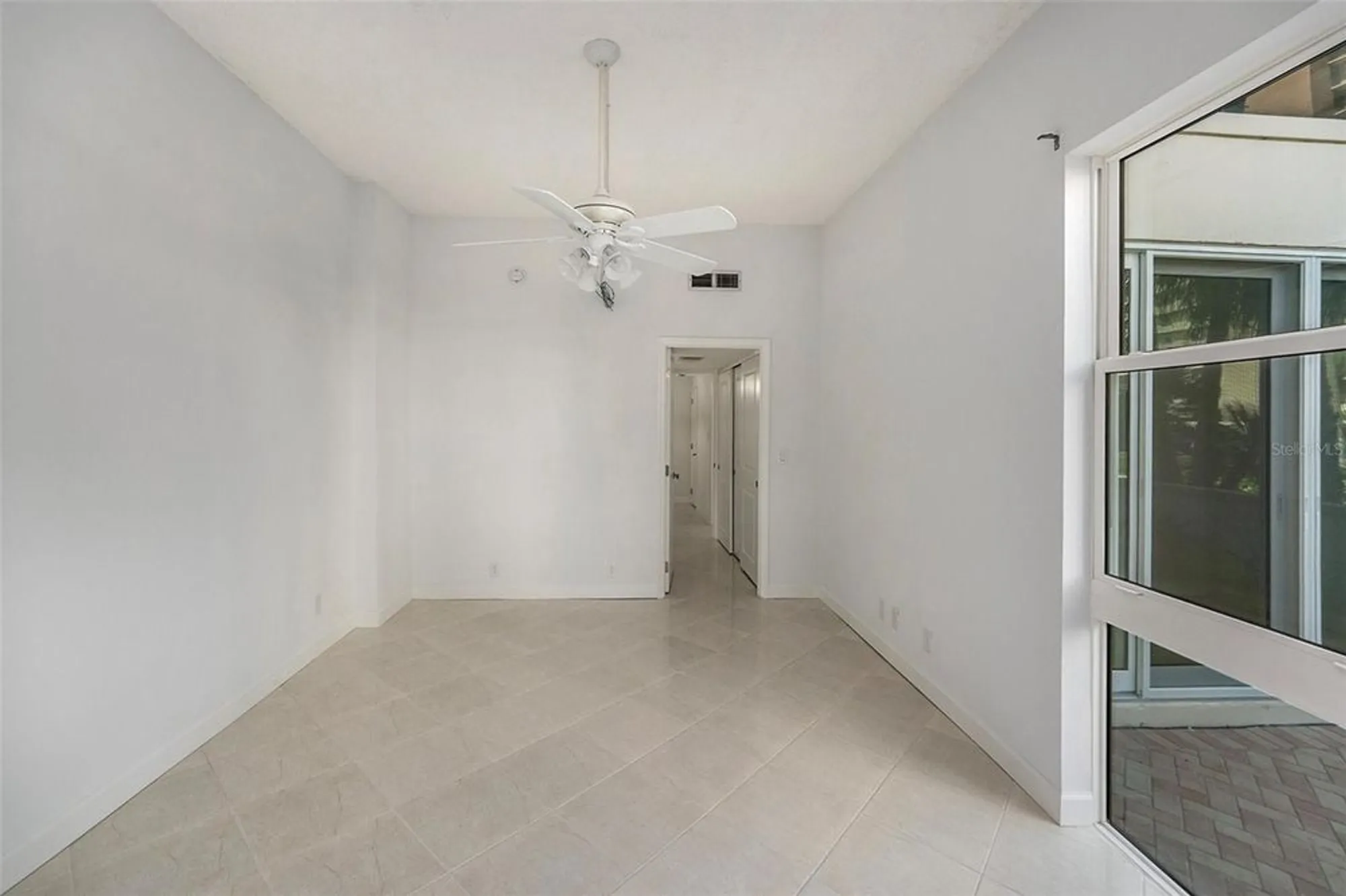 Property Slideshow image 19 of 30 | 7400 sun island dr 111, South Pasadena, FL, 33707
