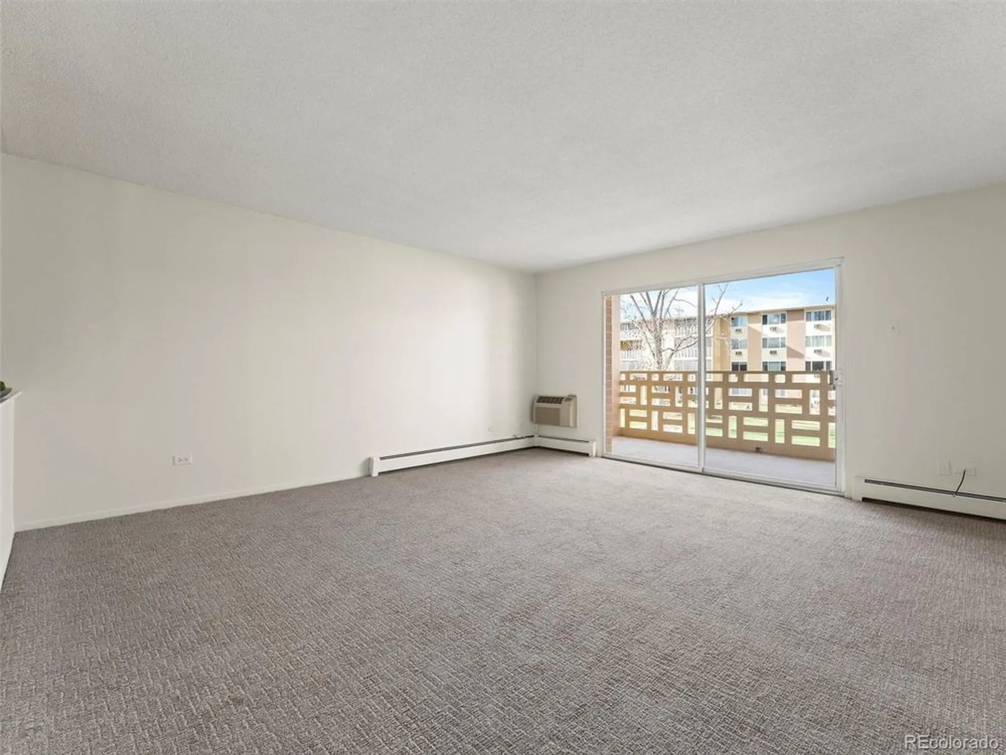 Property Slideshow image 3 of 37 | 605 s alton way 2b, Denver, CO, 80247