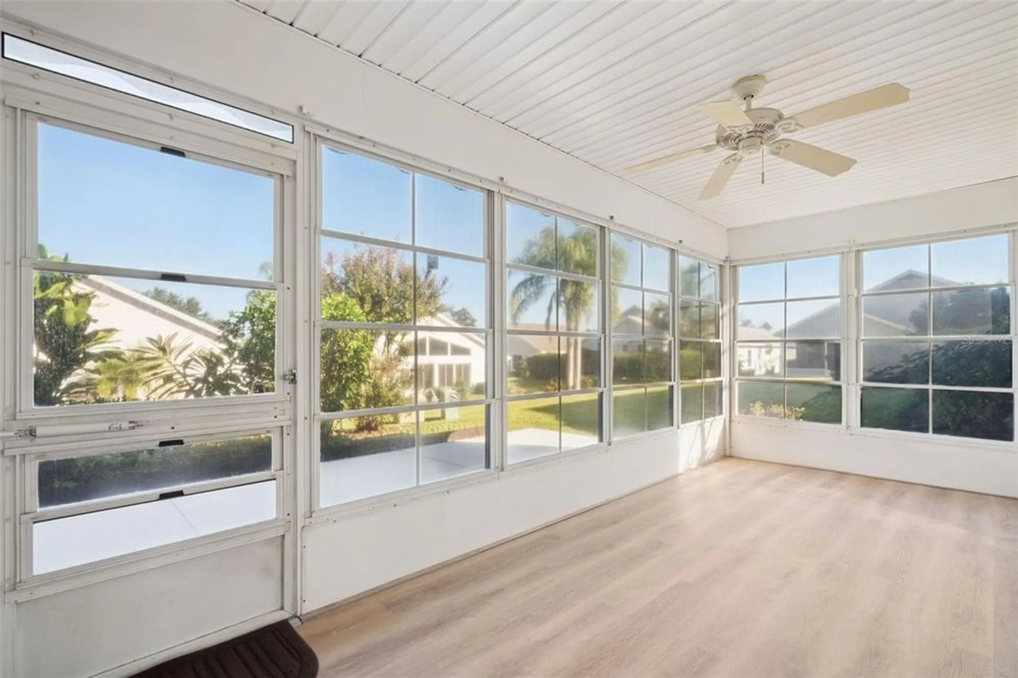 Property Slideshow image 24 of 37 | 24914 cranes roost cir, Leesburg, FL, 34748