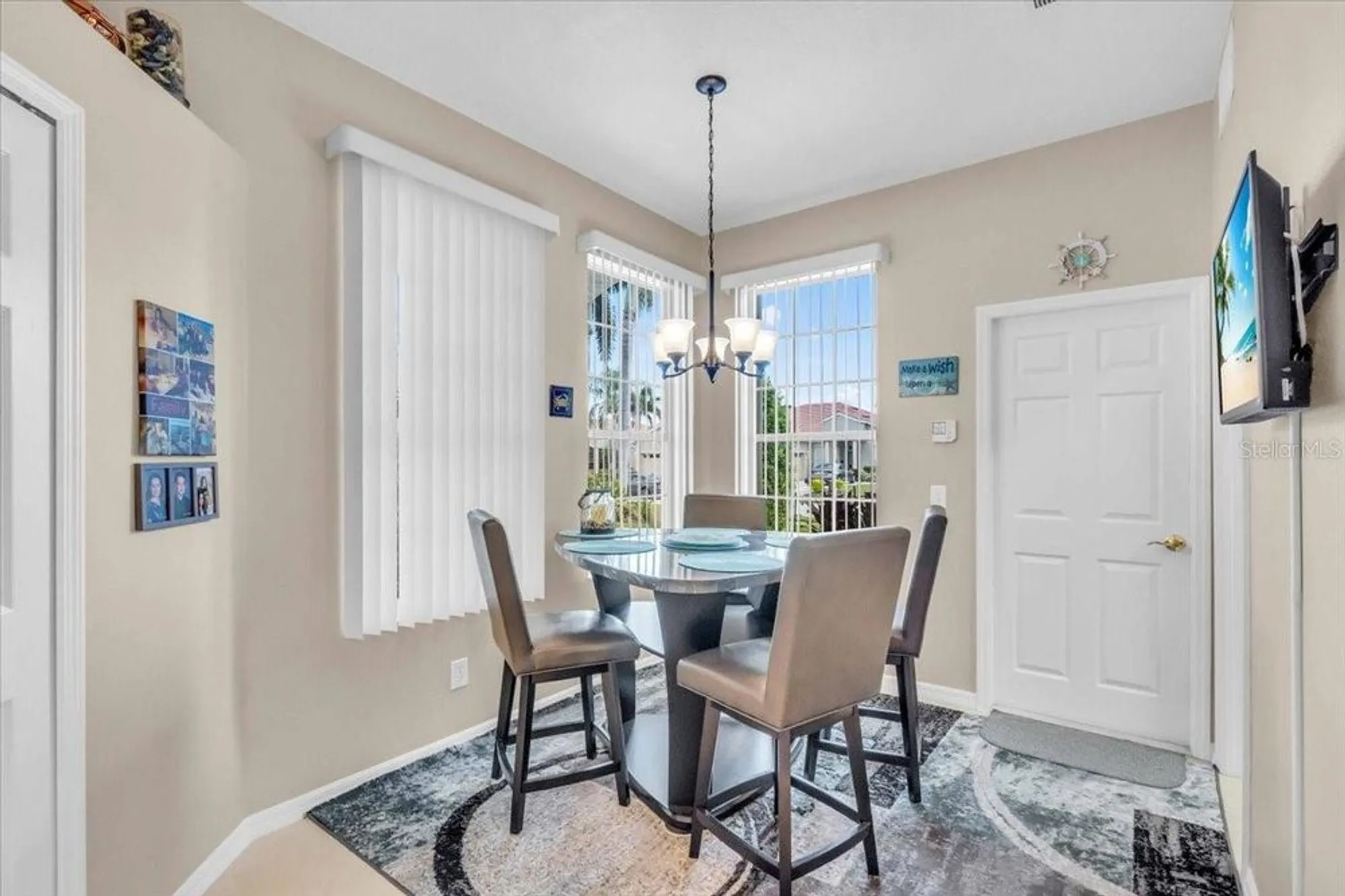Property Slideshow image 18 of 59 | 8151 victoria falls cir, Sarasota, FL, 34243