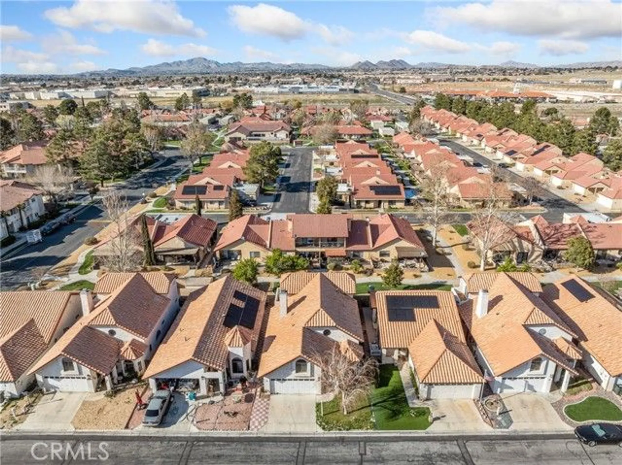 Property Slideshow image 32 of 37 | 19246 pine way, Apple Valley, CA, 92308
