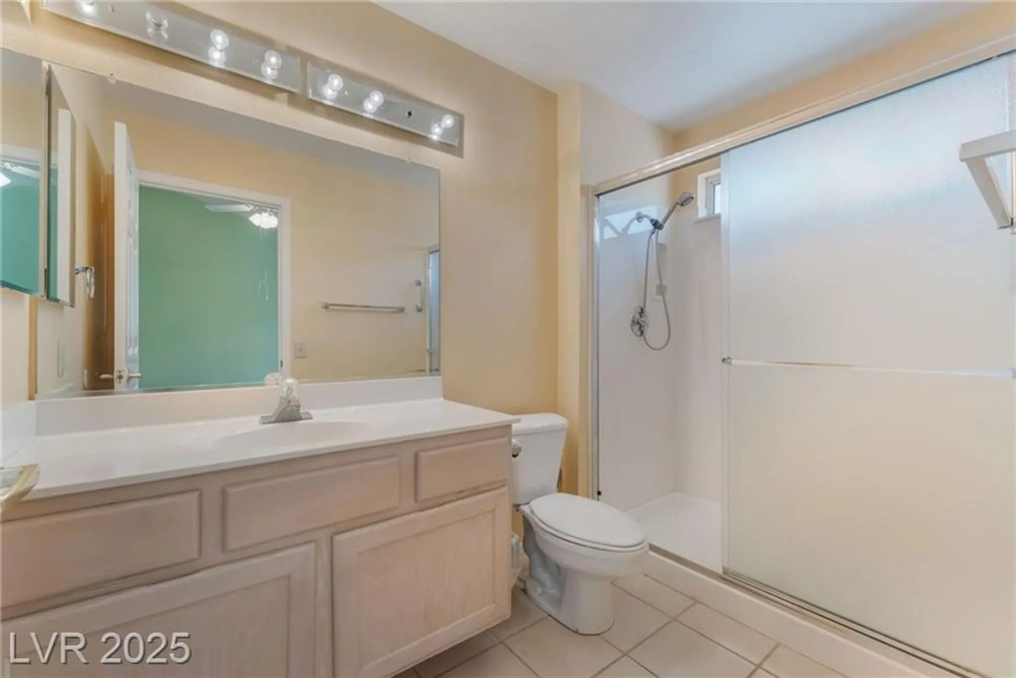 Property Slideshow image 17 of 31 | 2601 desert sands dr, Las Vegas, NV, 89134