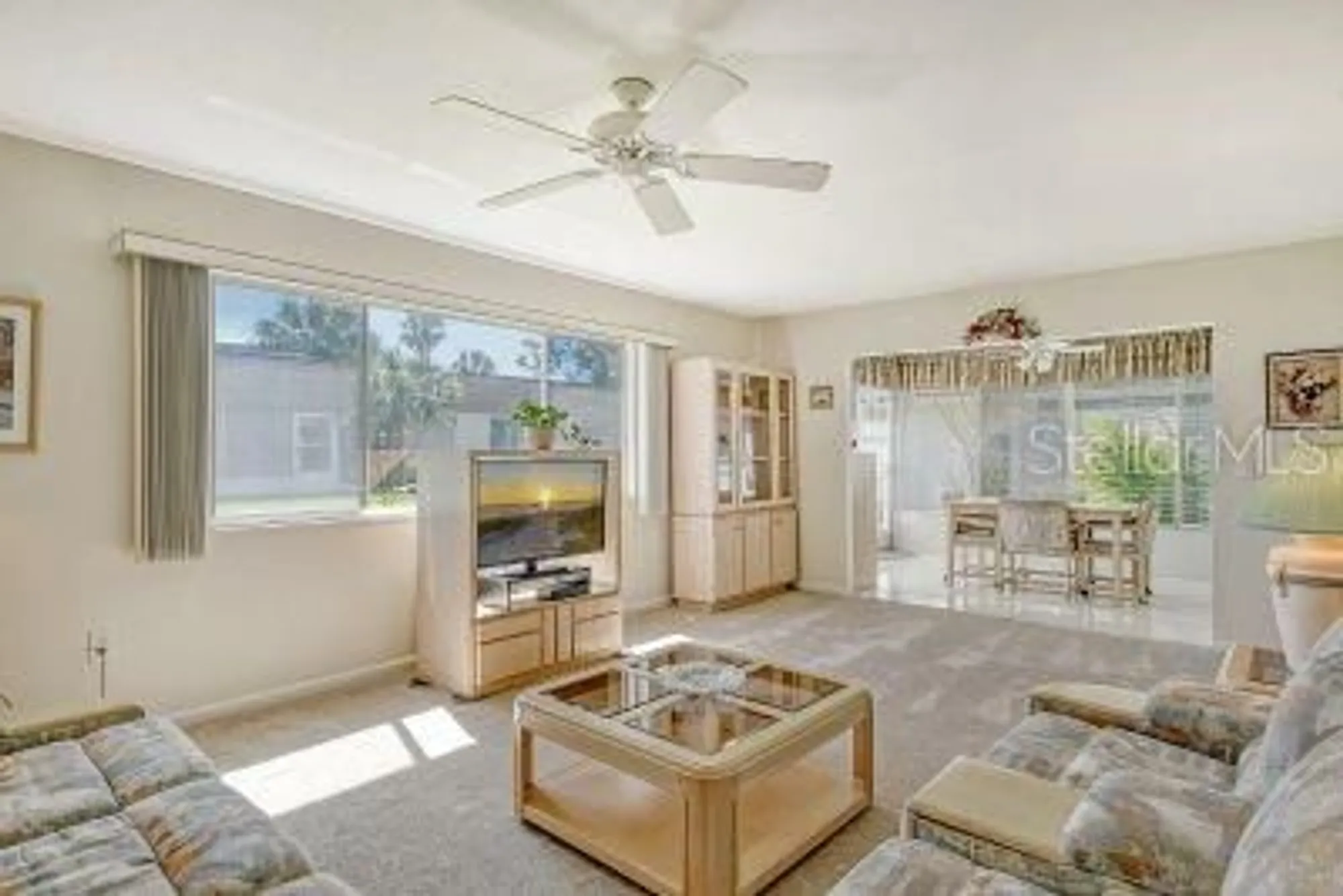 Property Slideshow image 13 of 35 | 2020 riverbluff pkwy # v329, Sarasota, FL, 34231
