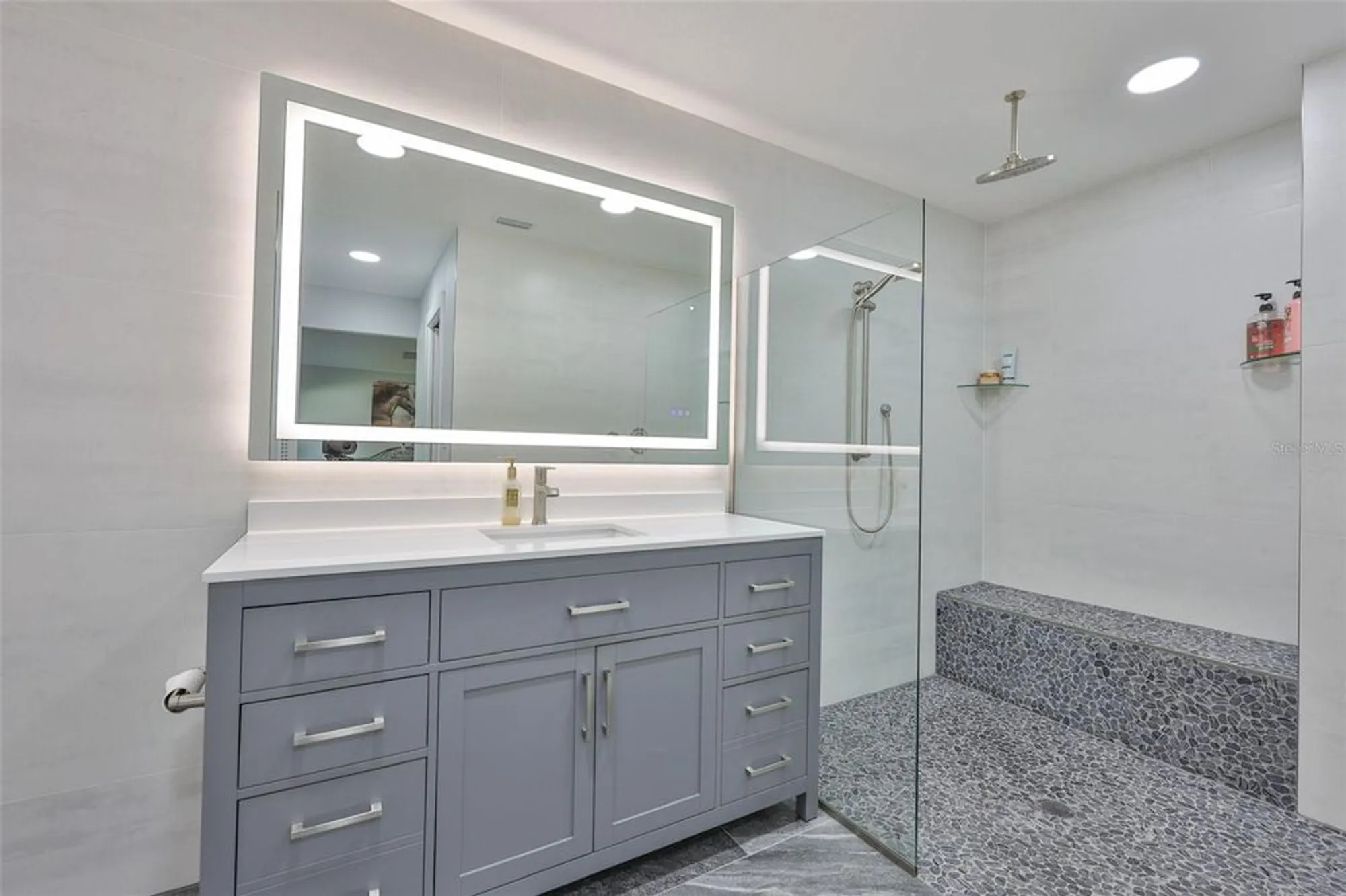 Property Slideshow image 38 of 63 | 2022 east view dr, Sun City Center, FL, 33573