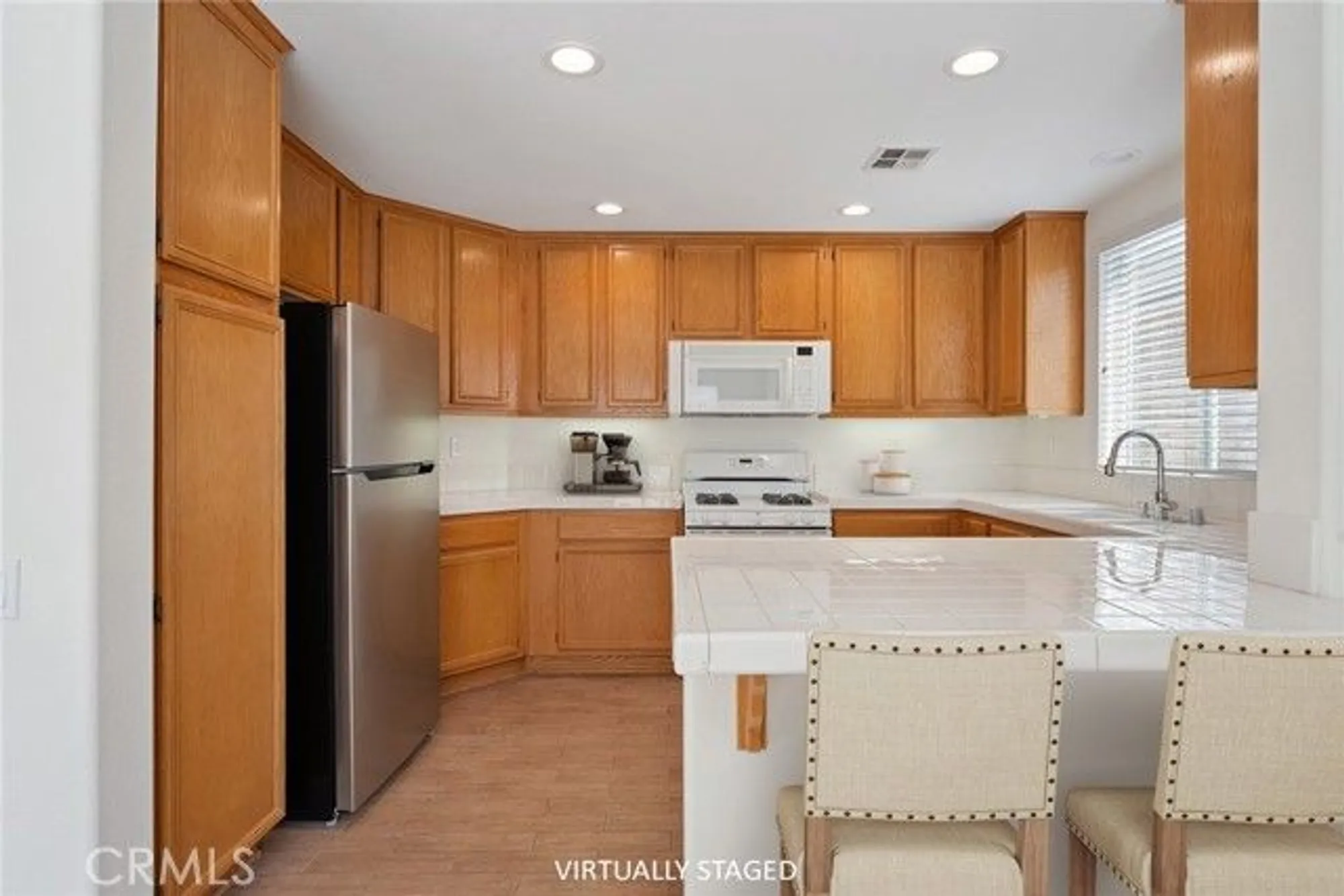 Property Slideshow image 5 of 52 | 2024 tulip ave, Simi Valley, CA, 93063