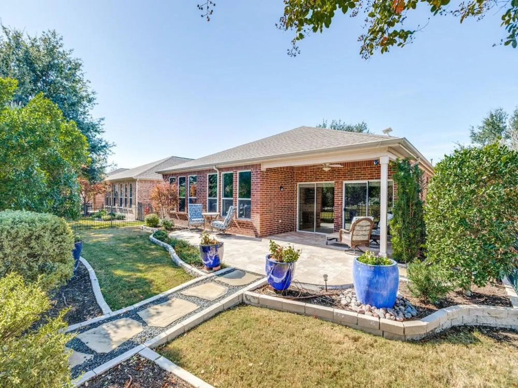 Property Slideshow image 24 of 37 | 7404 pasatiempo dr, Frisco, TX, 75036