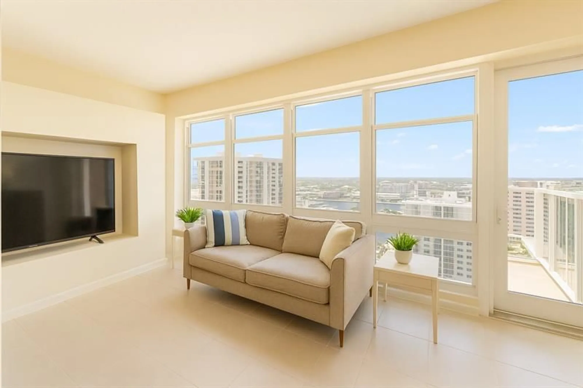 Property Slideshow image 3 of 29 | 3333 ne 34th st 1702, Fort Lauderdale, FL, 33308
