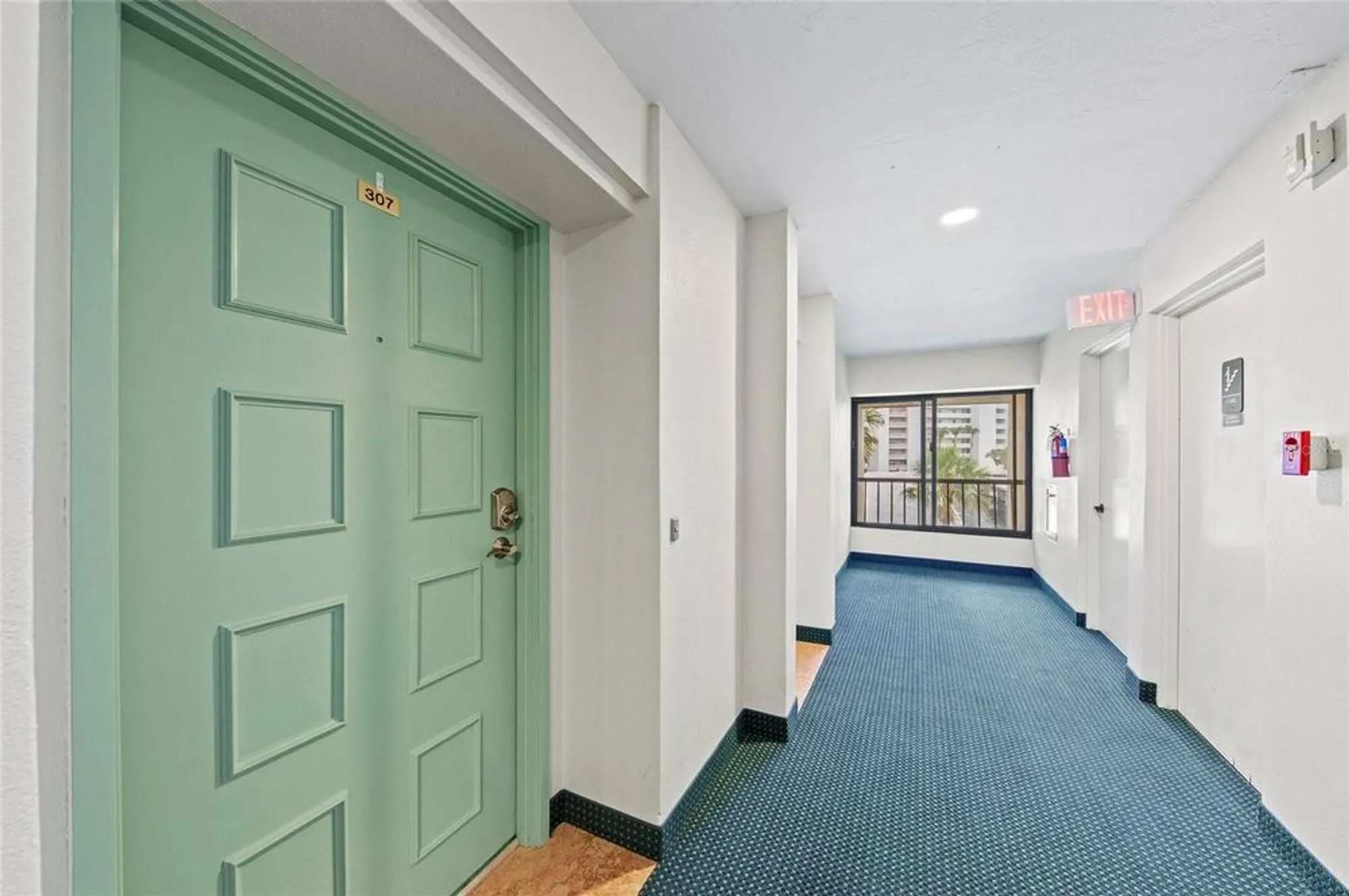 Property Slideshow image 2 of 55 | 101 whispering sands dr apt 307, Sarasota, FL, 34242