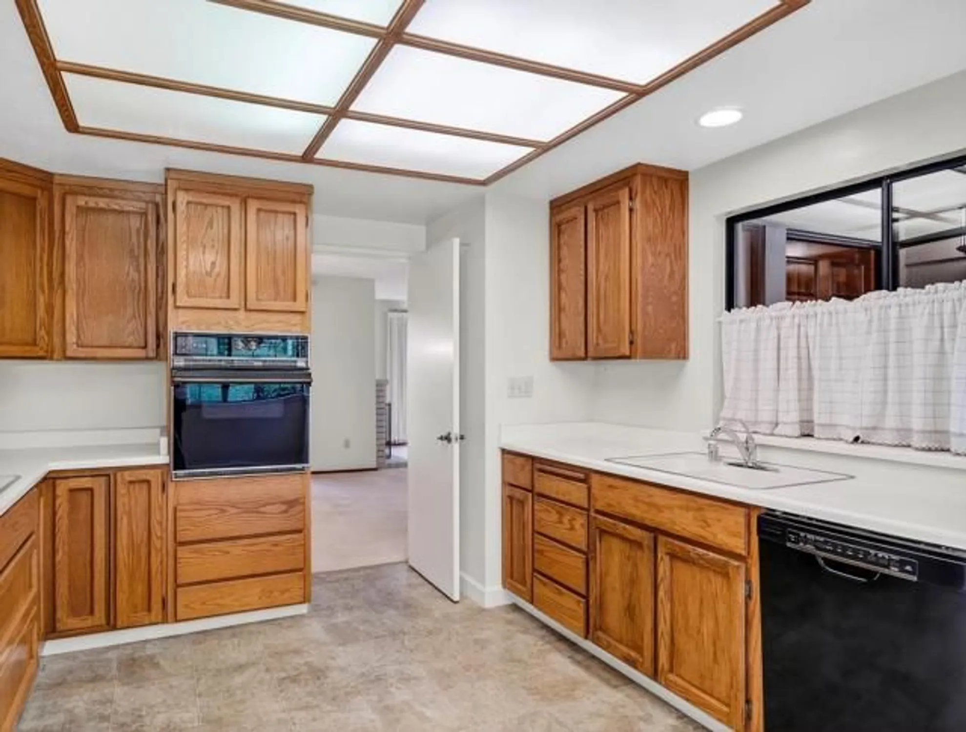 Property Slideshow image 7 of 45 | 7391 via cantares, San Jose, CA, 95135