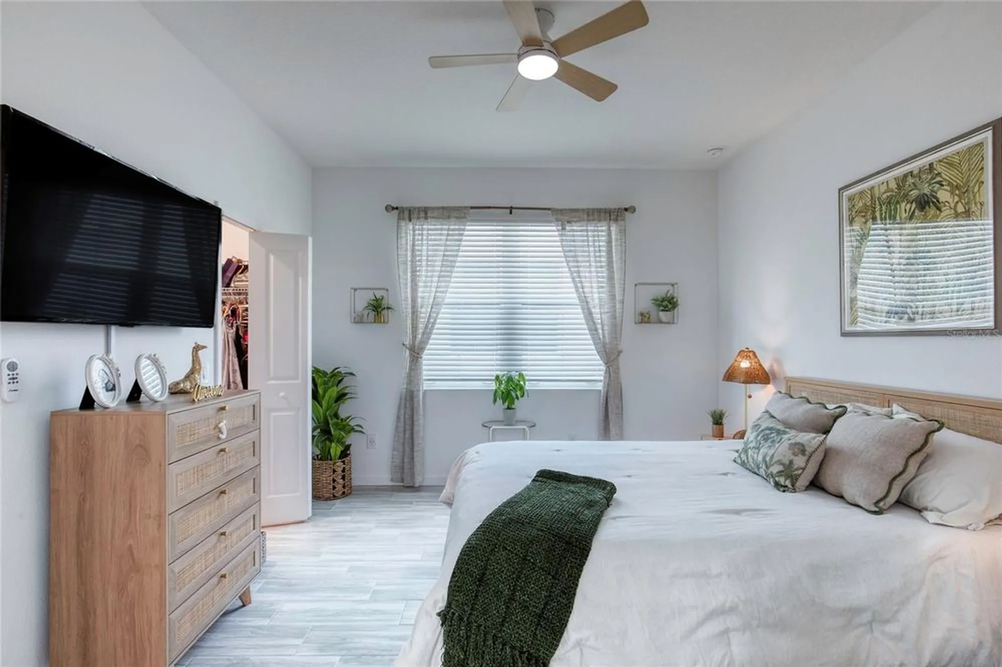 Property Slideshow image 32 of 80 | 317 gypsy palace ln, Daytona Beach, FL, 32124