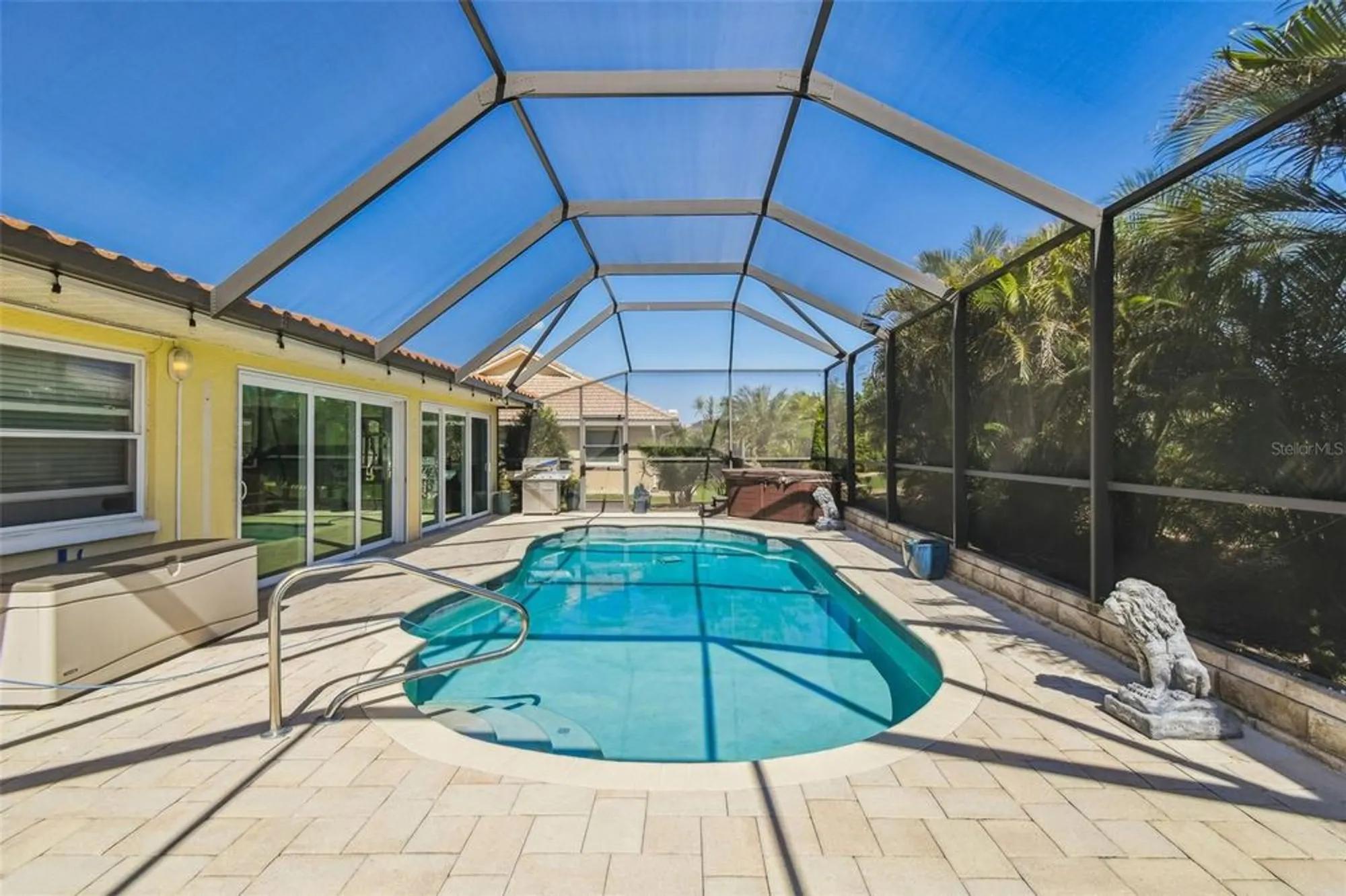 Property Slideshow image 29 of 62 | 706 plumbrook rd, Sun City Center, FL, 33573