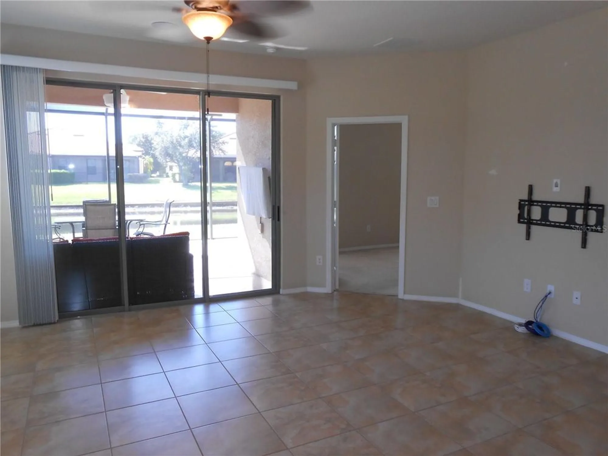 Property Slideshow image 40 of 61 | 344 mystic falls dr, Apollo Beach, FL, 33572