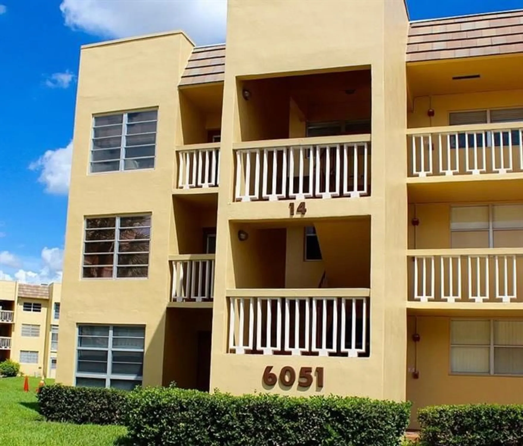 Property Slideshow image 3 of 27 | 6051 nw 61st ave 205, Tamarac, FL, 33319