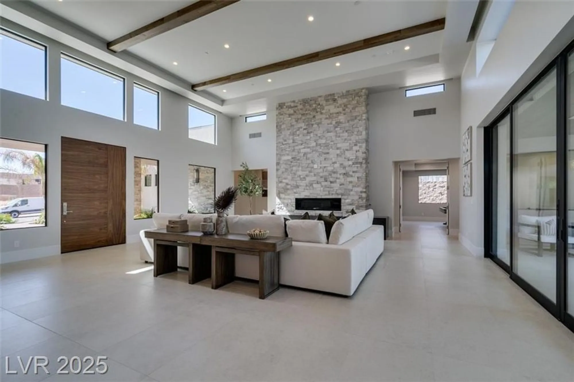 Property Slideshow image 10 of 48 | 40 reflection shores ln, Henderson, NV, 89011