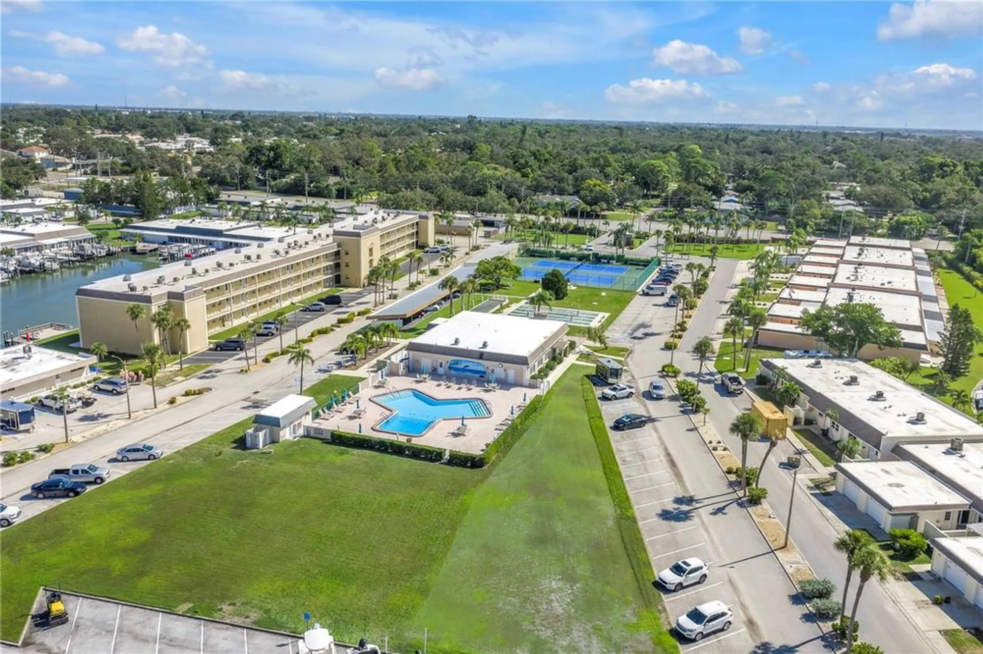 Property Slideshow image 93 of 97 | 433 boca ciega point blvd s # 1012, St Petersburg, FL, 33708
