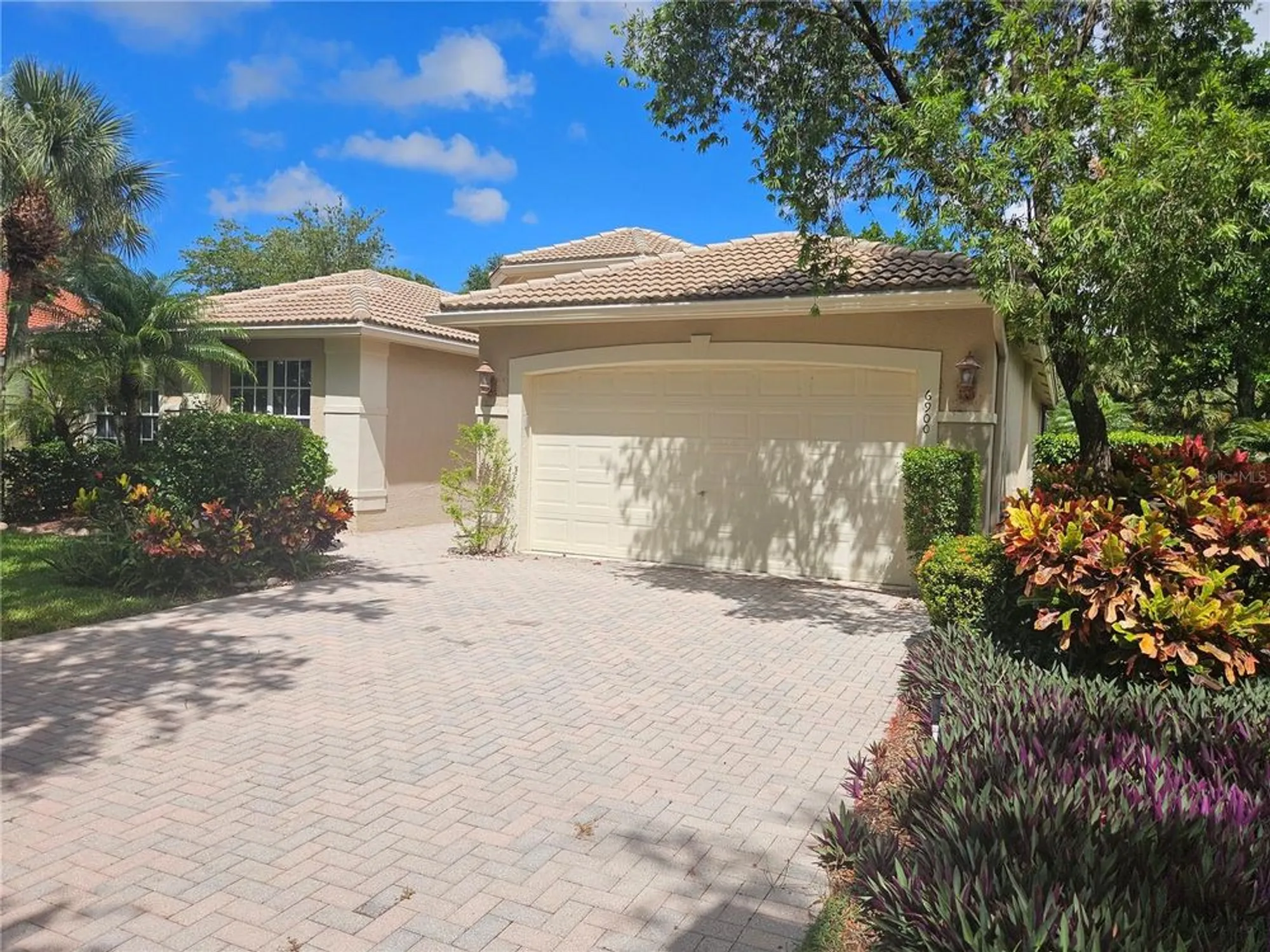 Property Slideshow image 2 of 75 | 6900 molakai cir, Boynton Beach, FL, 33437