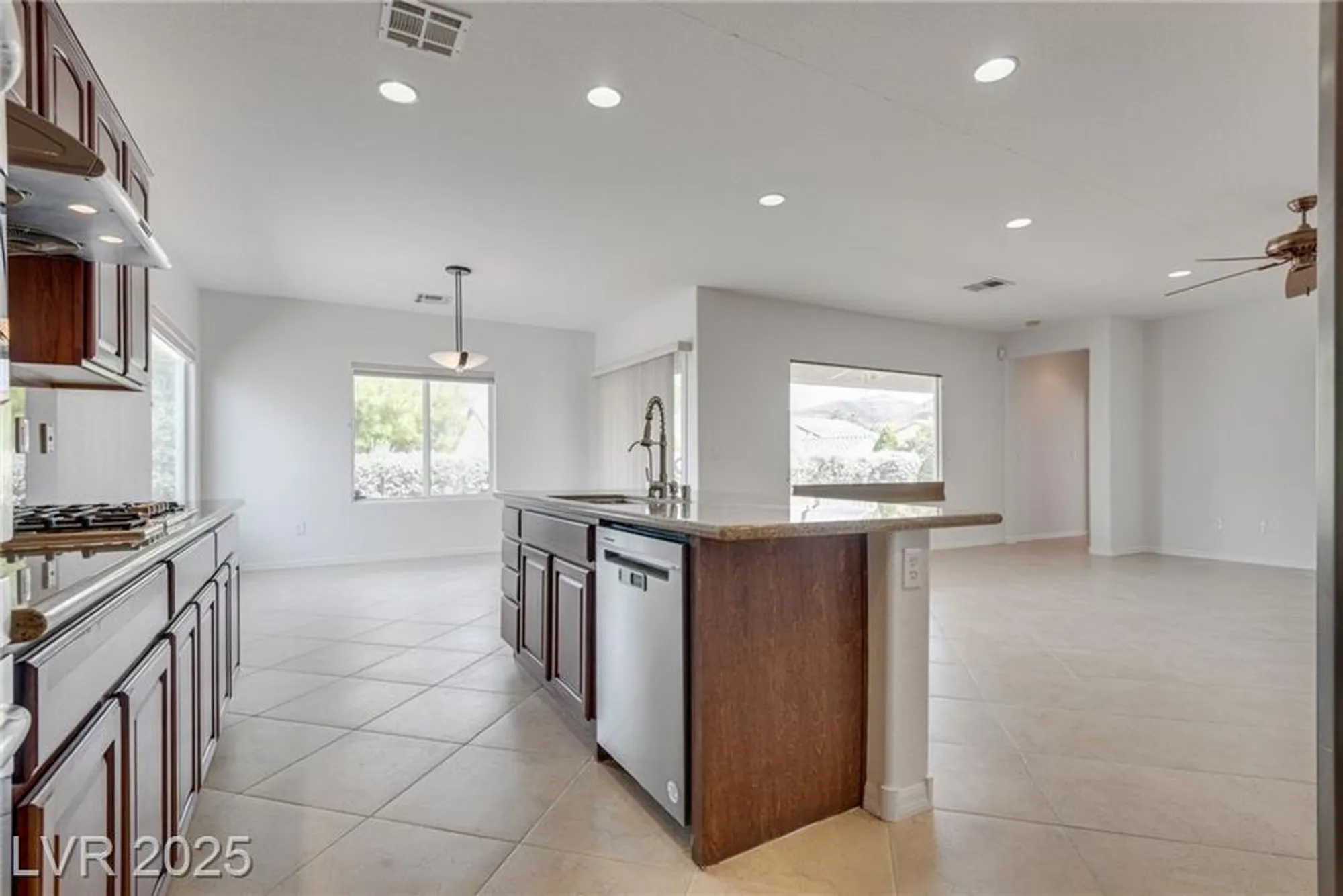 Property Slideshow image 14 of 34 | 2348 kalkaska dr, Henderson, NV, 89044