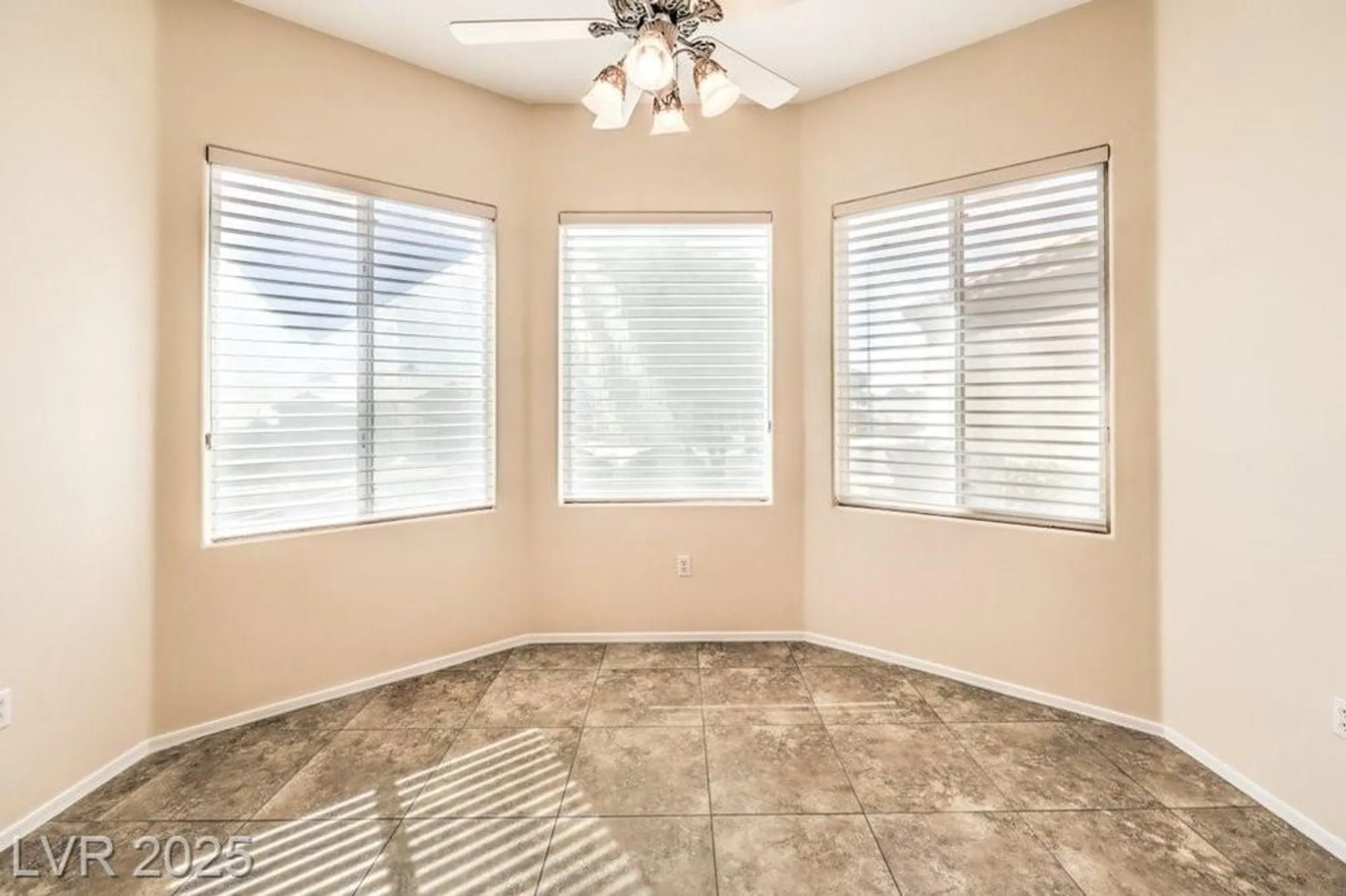 Property Slideshow image 14 of 39 | 11008 summers end ave, Las Vegas, NV, 89134