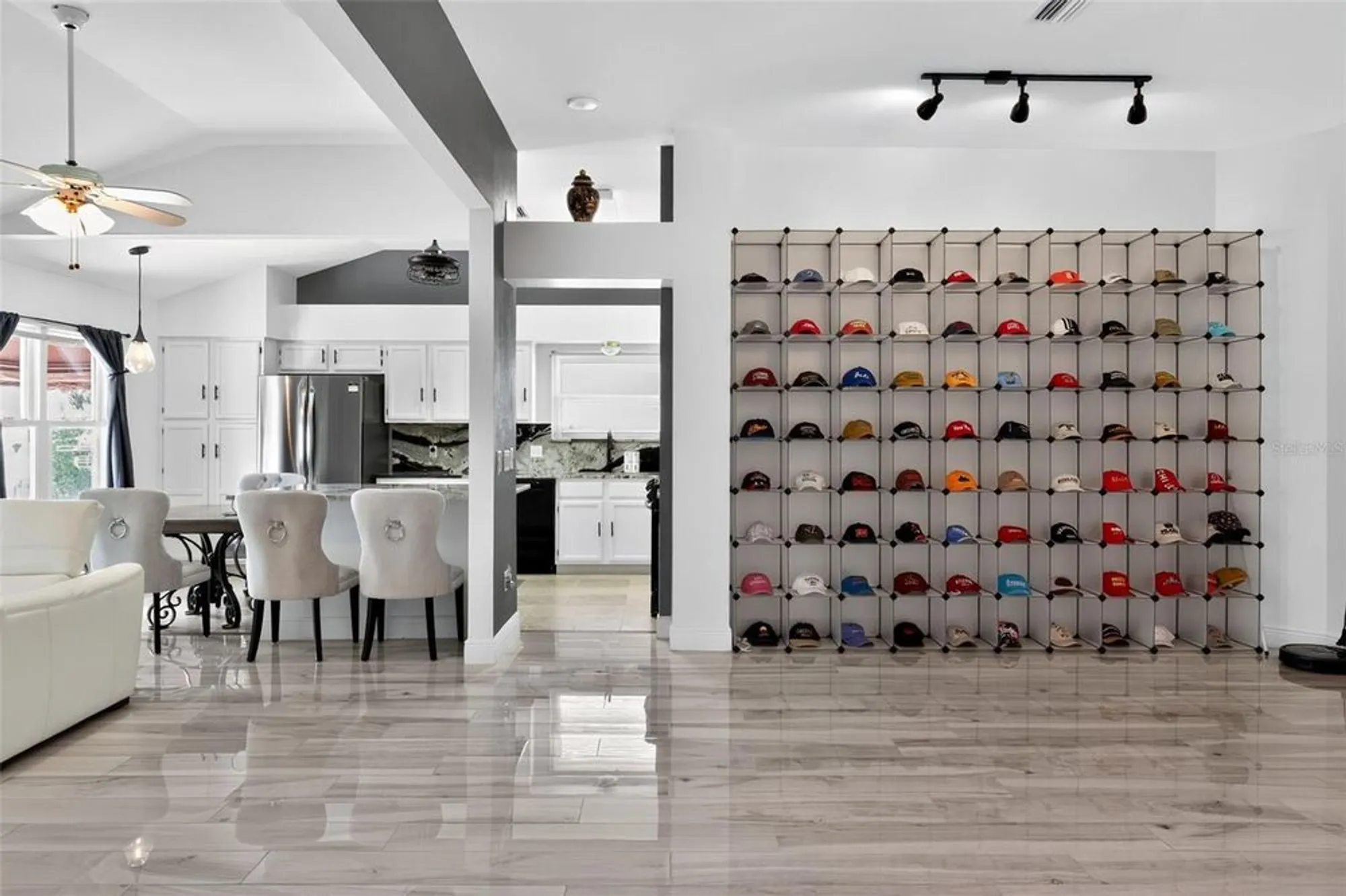 Property Slideshow image 8 of 32 | 411 del mar dr, Lady Lake, FL, 32159